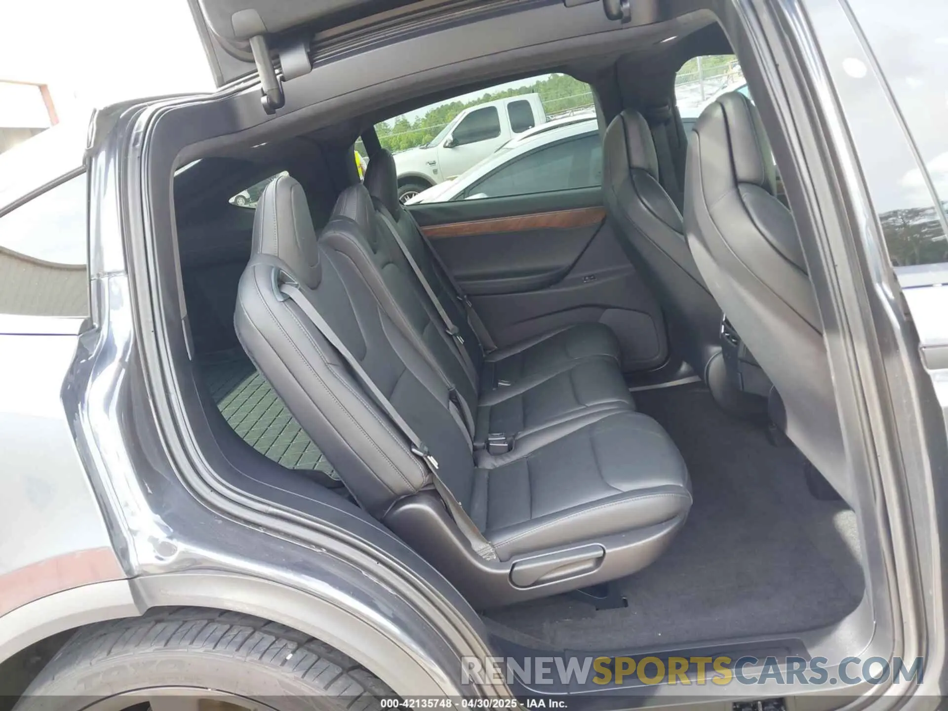8 Photograph of a damaged car 5YJXCDE27KF204354 TESLA MODEL X 2019
