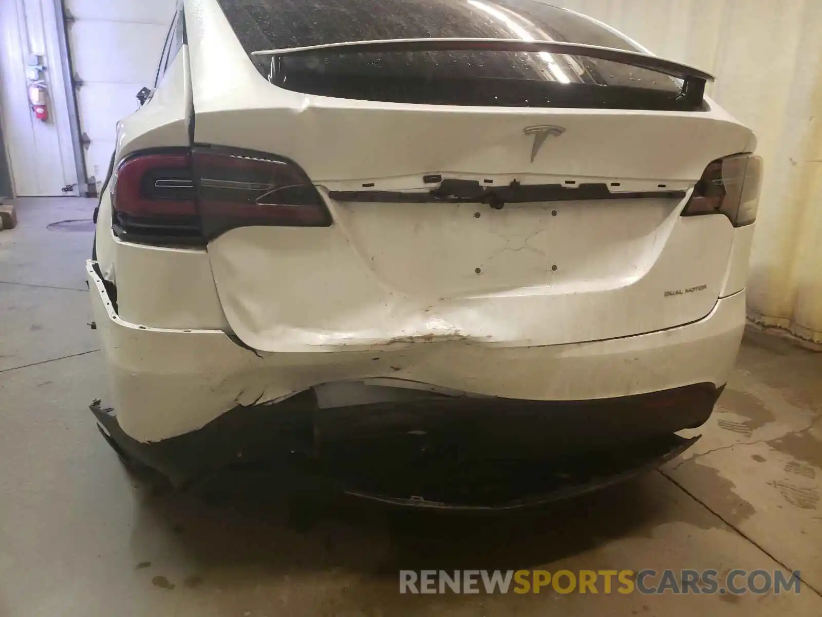 10 Photograph of a damaged car 5YJXCAE21LF243456 TESLA MODEL X 2020