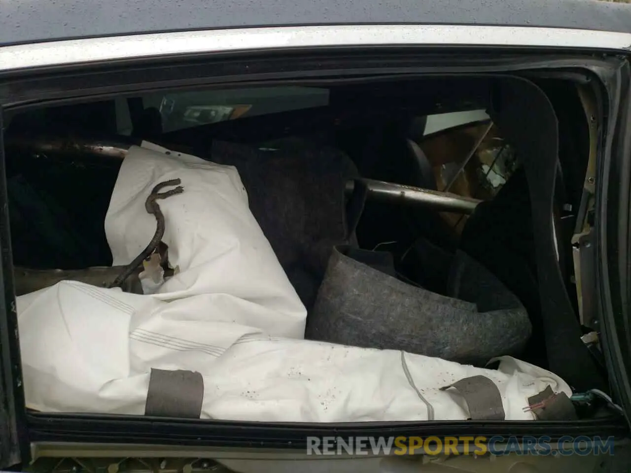 10 Photograph of a damaged car 5YJXCAE22LF236001 TESLA MODEL X 2020