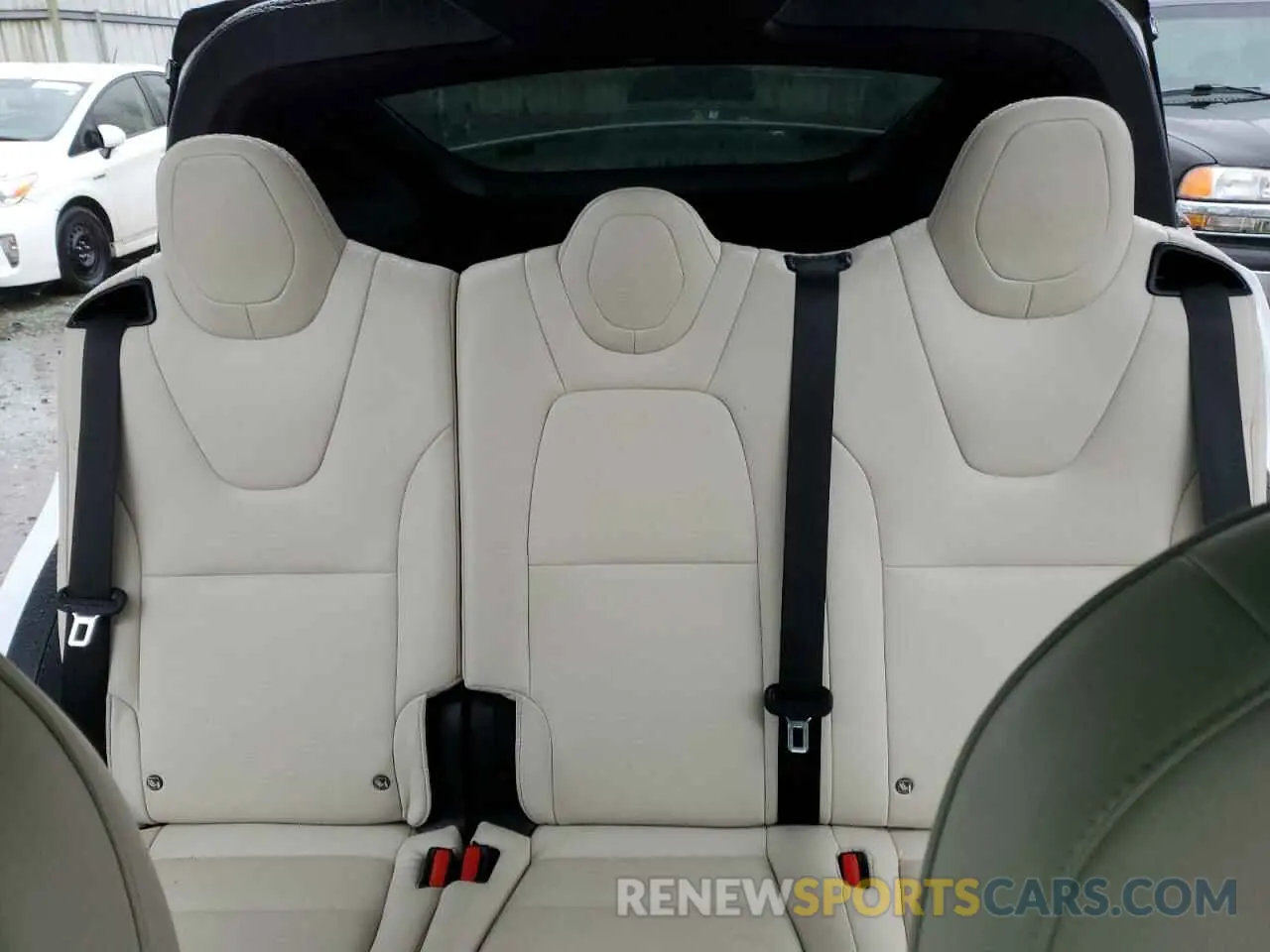 10 Photograph of a damaged car 5YJXCAE24LF239384 TESLA MODEL X 2020