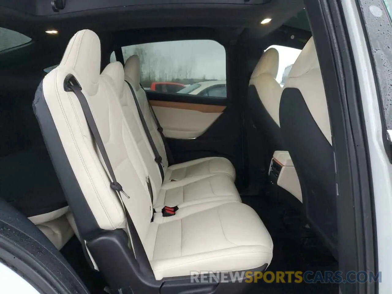 11 Photograph of a damaged car 5YJXCAE24LF239384 TESLA MODEL X 2020