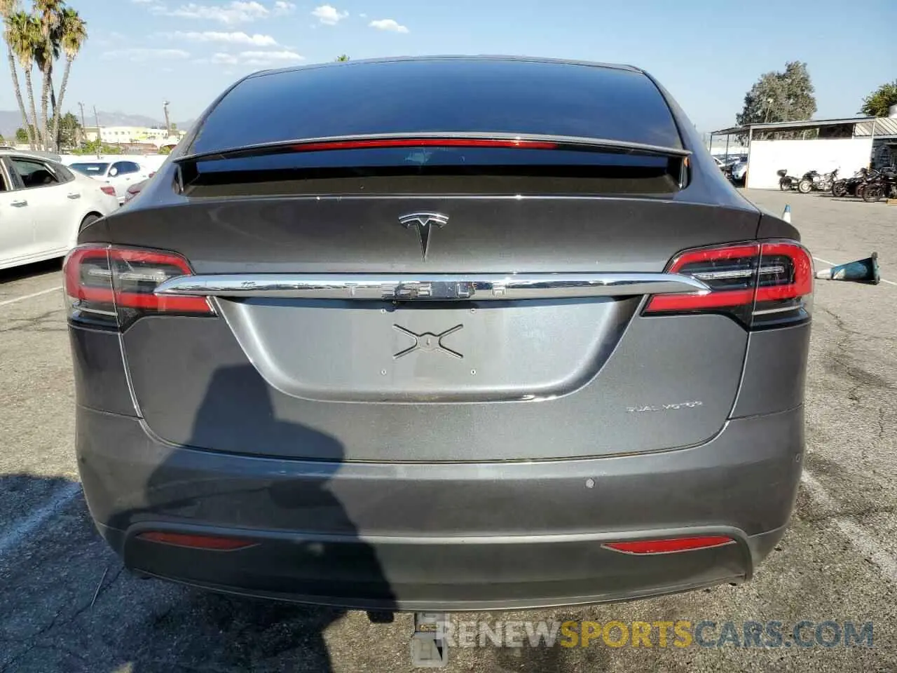 6 Photograph of a damaged car 5YJXCAE24LF261966 TESLA MODEL X 2020