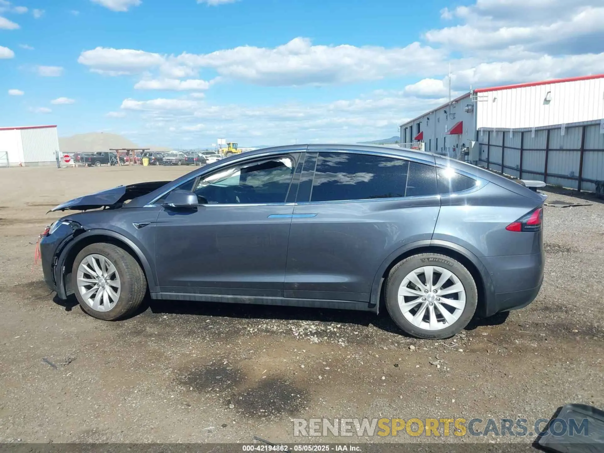 14 Photograph of a damaged car 5YJXCAE25LF260860 TESLA MODEL X 2020