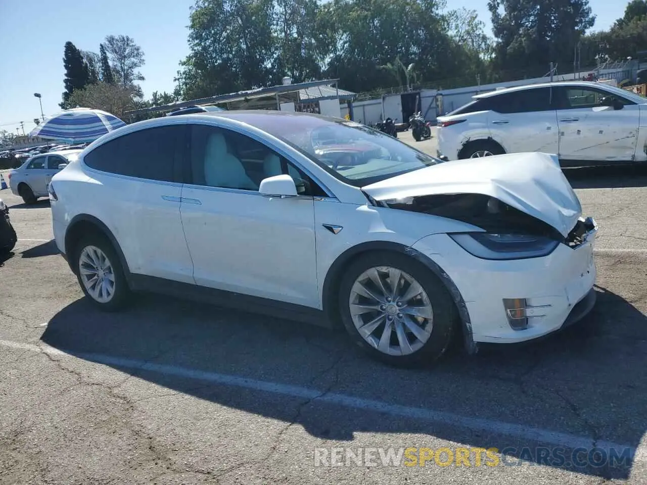 4 Photograph of a damaged car 5YJXCAE26LF270135 TESLA MODEL X 2020