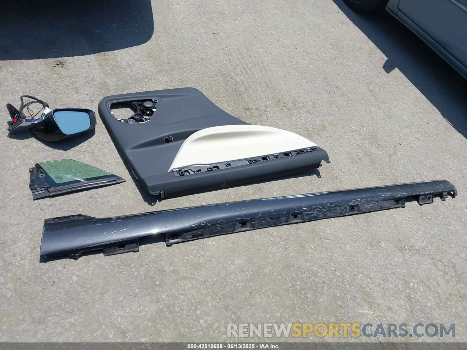 12 Photograph of a damaged car 5YJXCAE28LF248332 TESLA MODEL X 2020