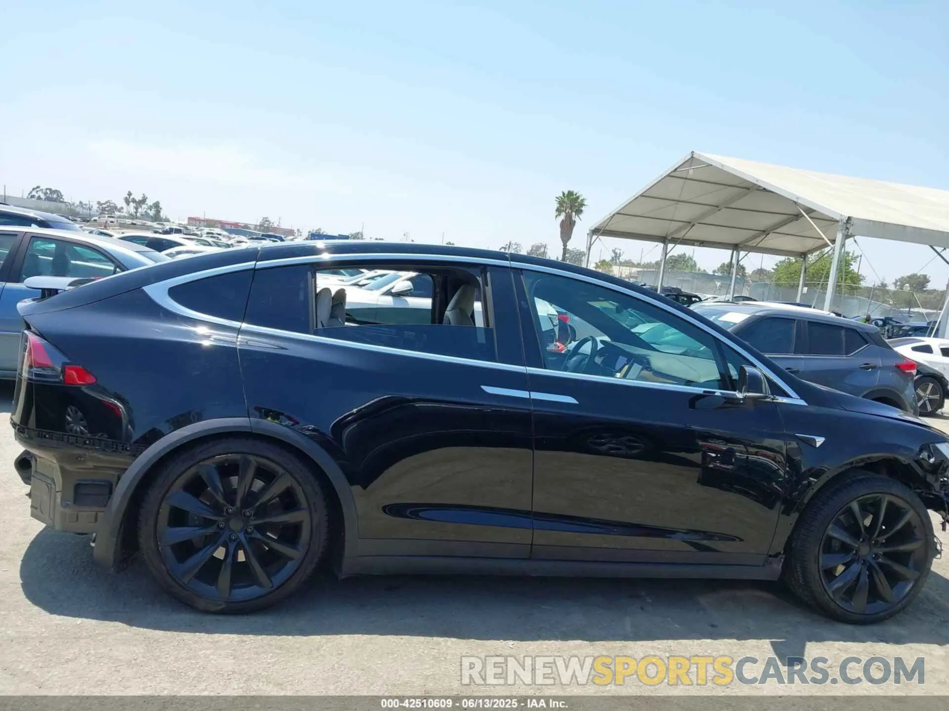 14 Photograph of a damaged car 5YJXCAE28LF248332 TESLA MODEL X 2020