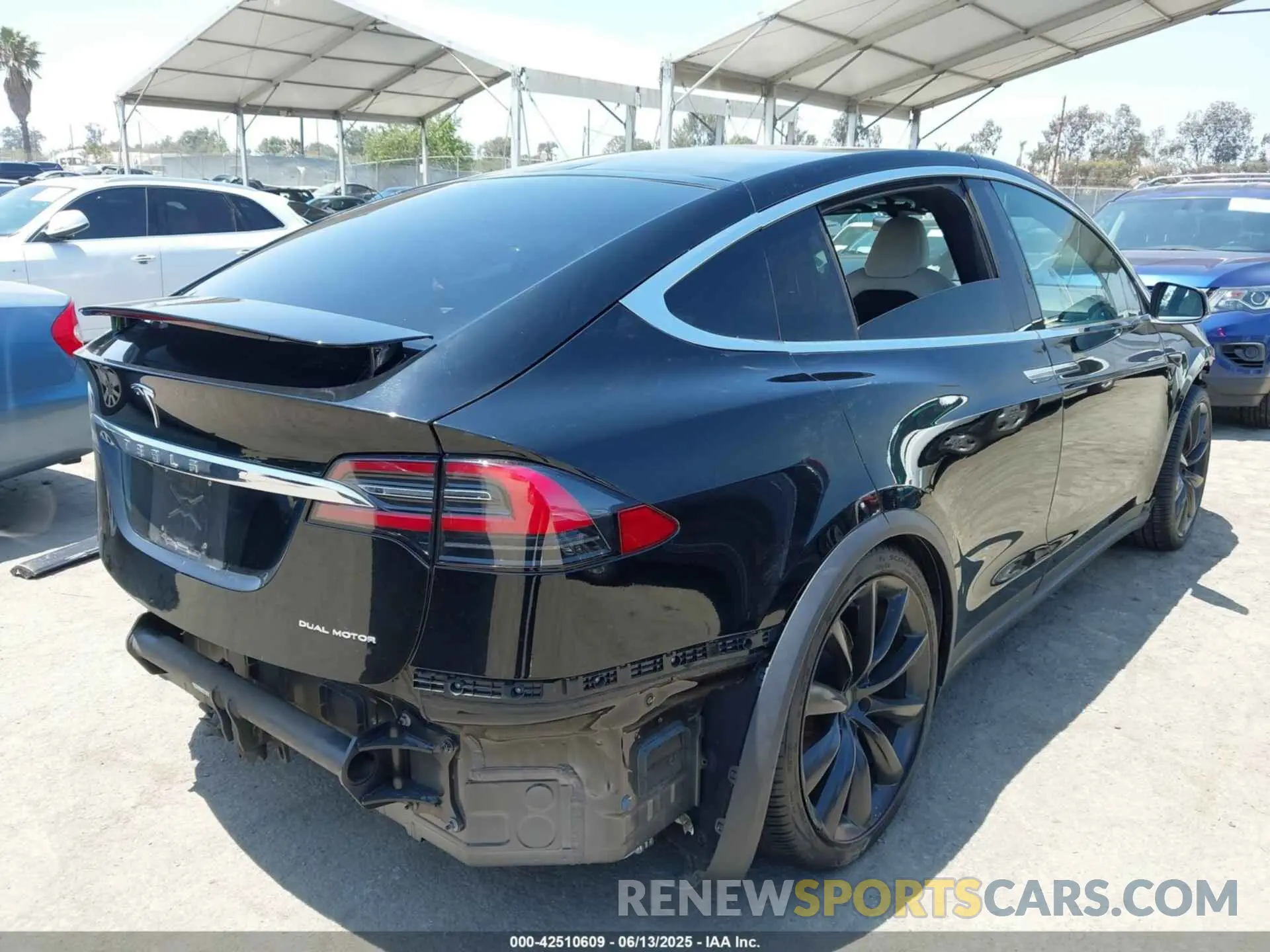 4 Photograph of a damaged car 5YJXCAE28LF248332 TESLA MODEL X 2020