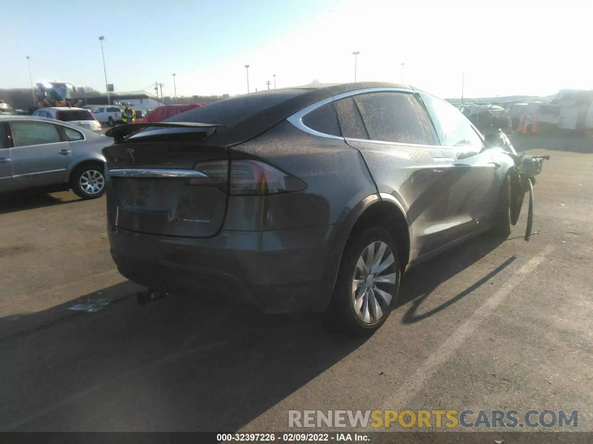 4 Photograph of a damaged car 5YJXCAE2XLF232763 TESLA MODEL X 2020