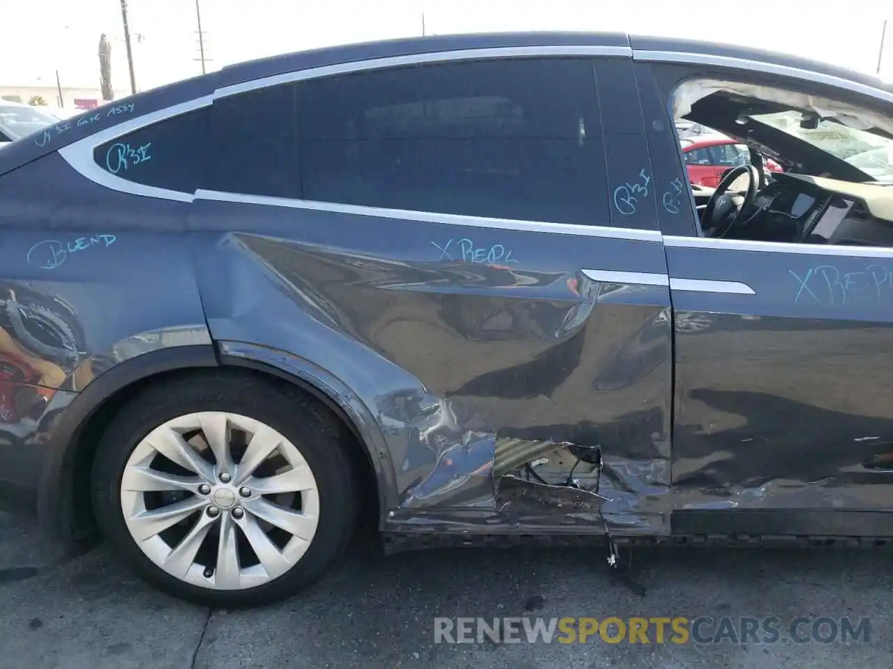 9 Photograph of a damaged car 5YJXCAE2XLF248039 TESLA MODEL X 2020