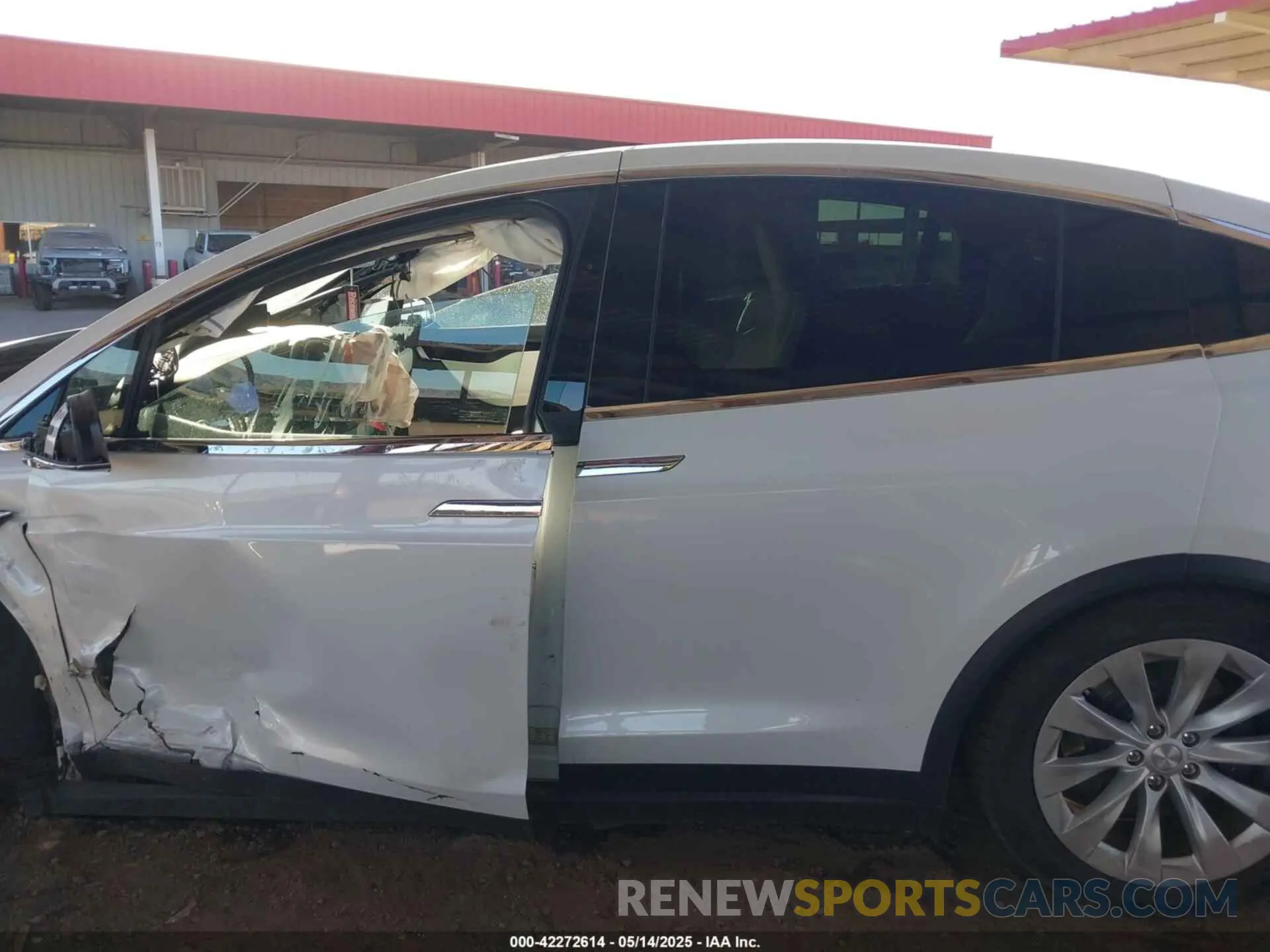 14 Photograph of a damaged car 5YJXCBE21LF238490 TESLA MODEL X 2020