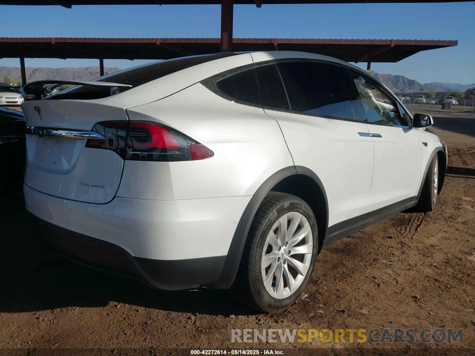 4 Photograph of a damaged car 5YJXCBE21LF238490 TESLA MODEL X 2020