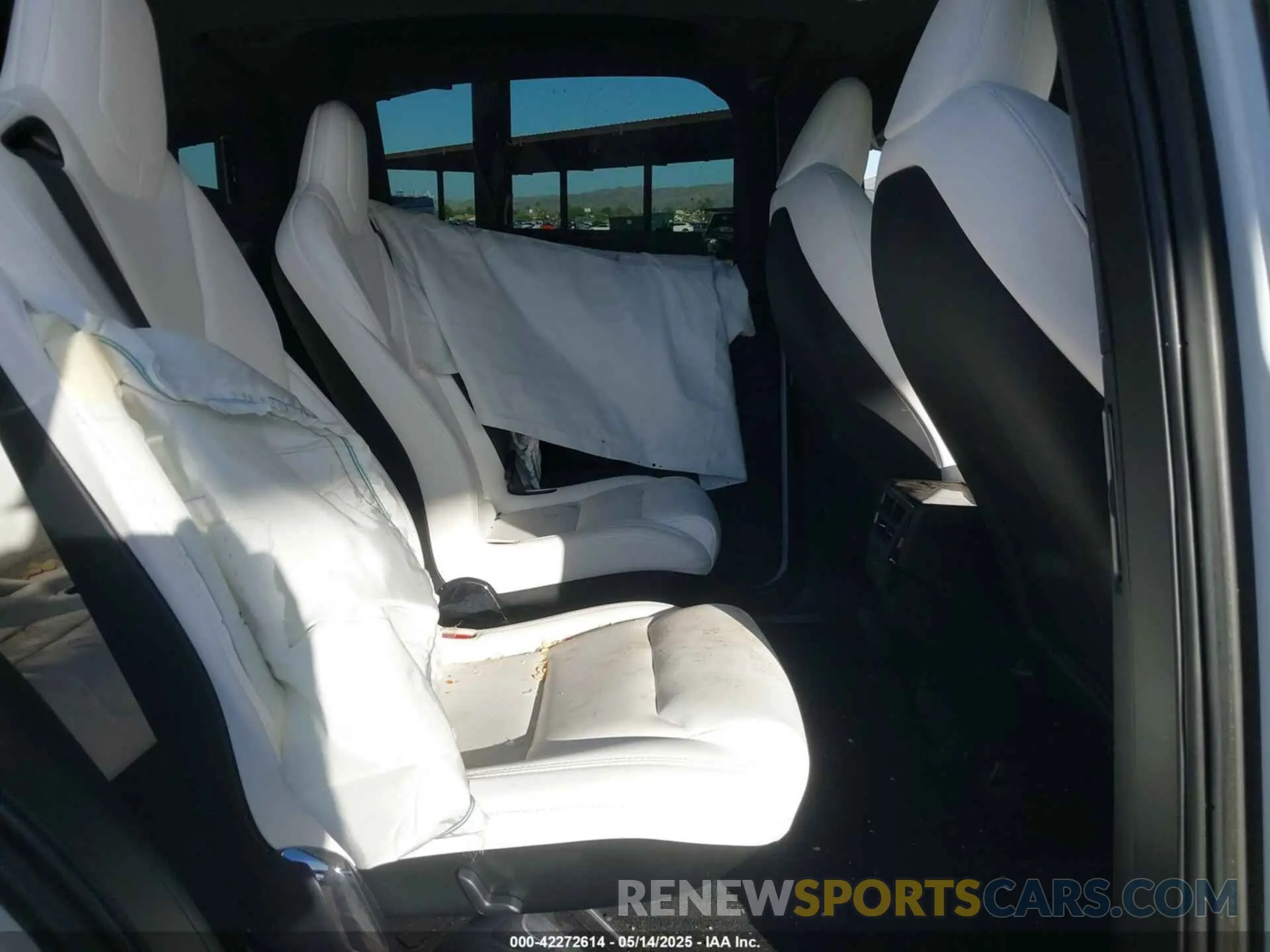 8 Photograph of a damaged car 5YJXCBE21LF238490 TESLA MODEL X 2020