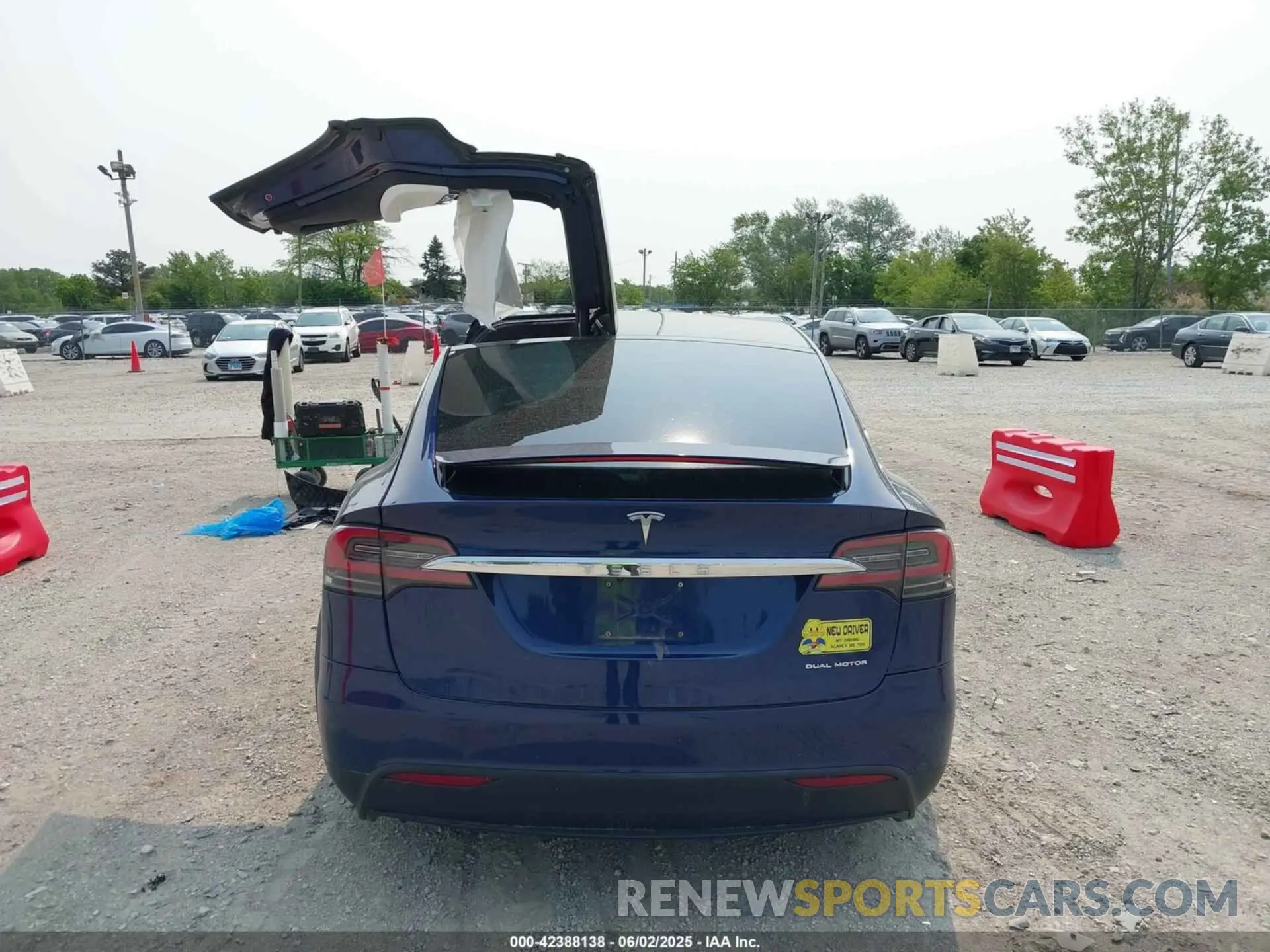 16 Photograph of a damaged car 5YJXCBE22LF231533 TESLA MODEL X 2020