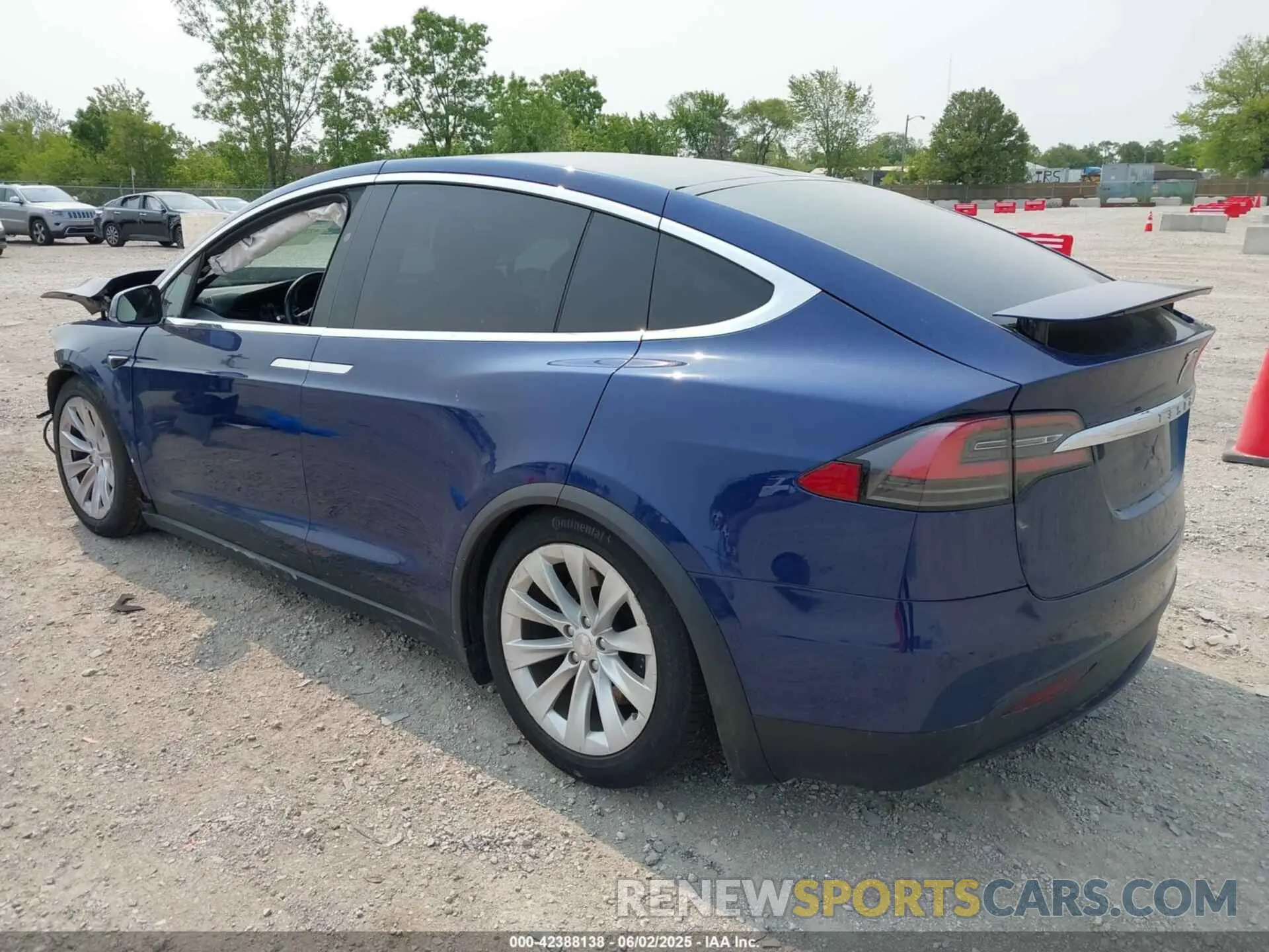 3 Photograph of a damaged car 5YJXCBE22LF231533 TESLA MODEL X 2020