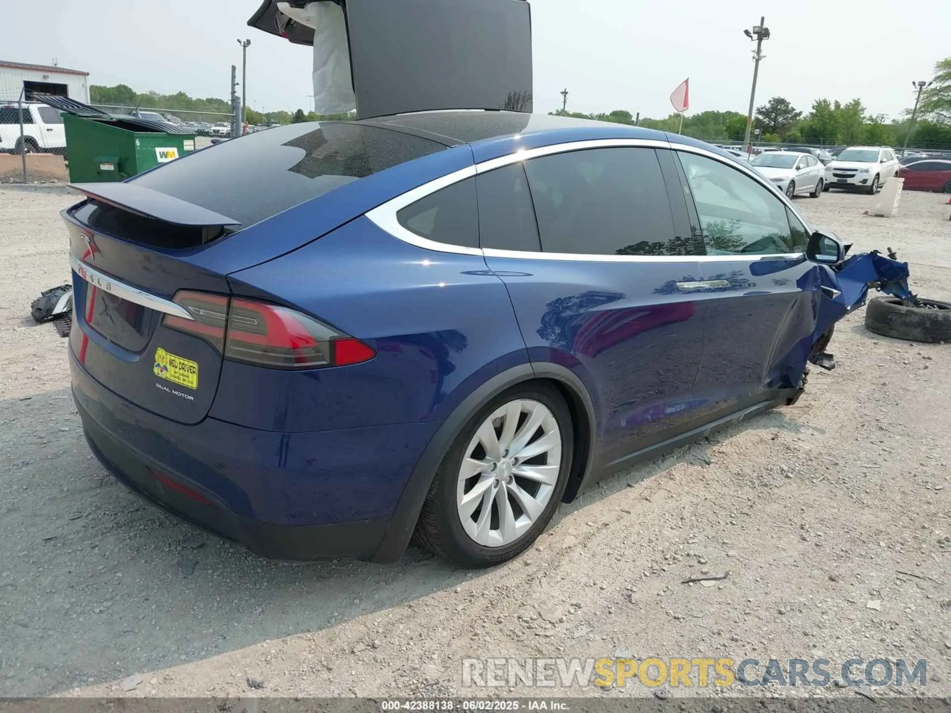 4 Photograph of a damaged car 5YJXCBE22LF231533 TESLA MODEL X 2020