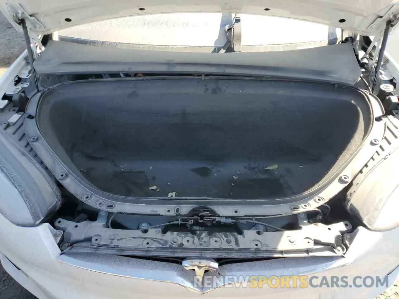 11 Photograph of a damaged car 5YJXCBE25LF281116 TESLA MODEL X 2020