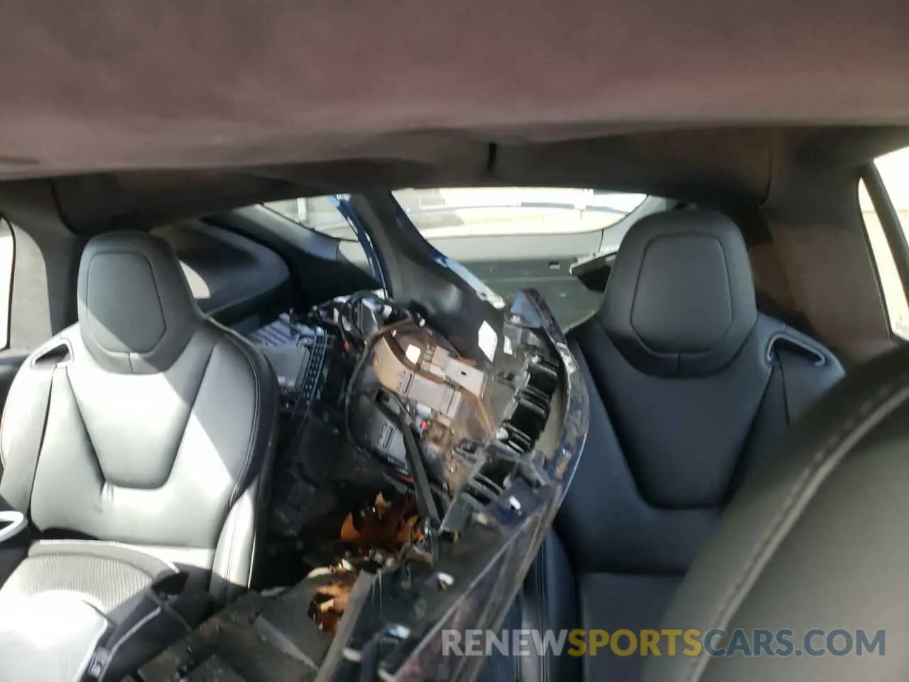 10 Photograph of a damaged car 5YJXCBE26LF234709 TESLA MODEL X 2020