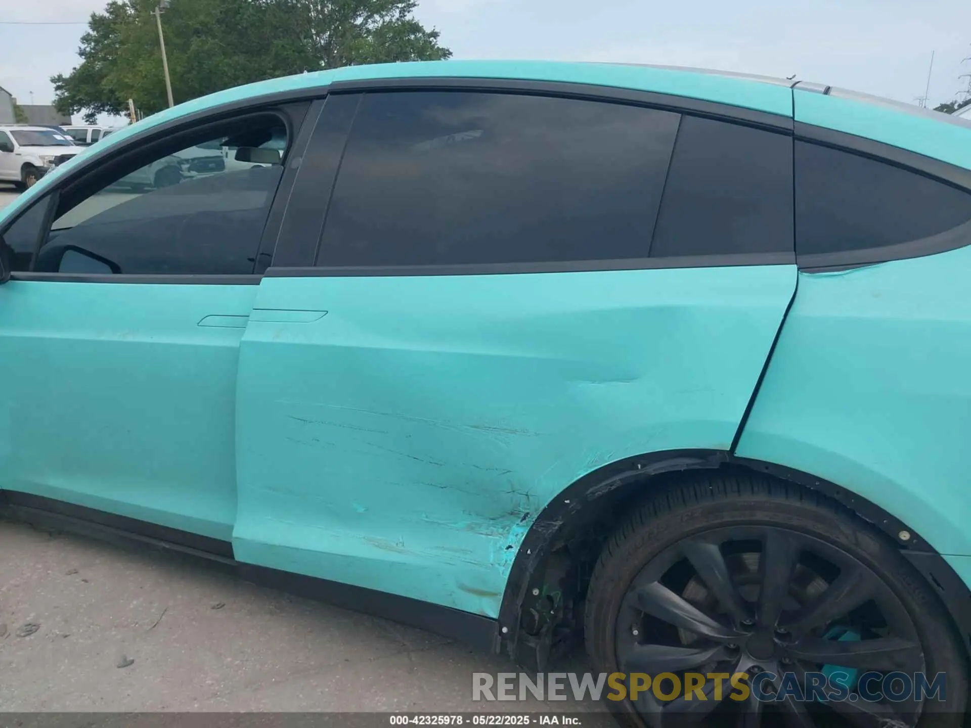 6 Photograph of a damaged car 5YJXCBE26LF249243 TESLA MODEL X 2020