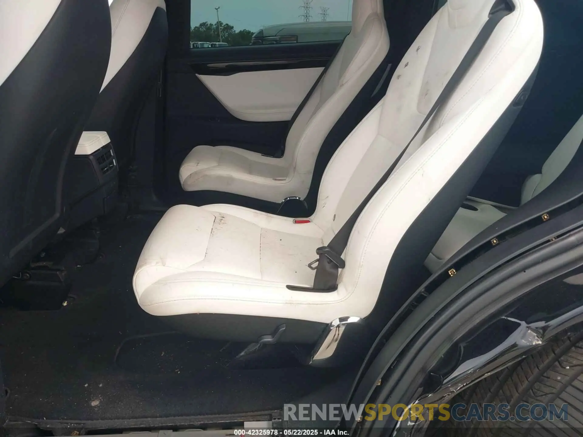 8 Photograph of a damaged car 5YJXCBE26LF249243 TESLA MODEL X 2020