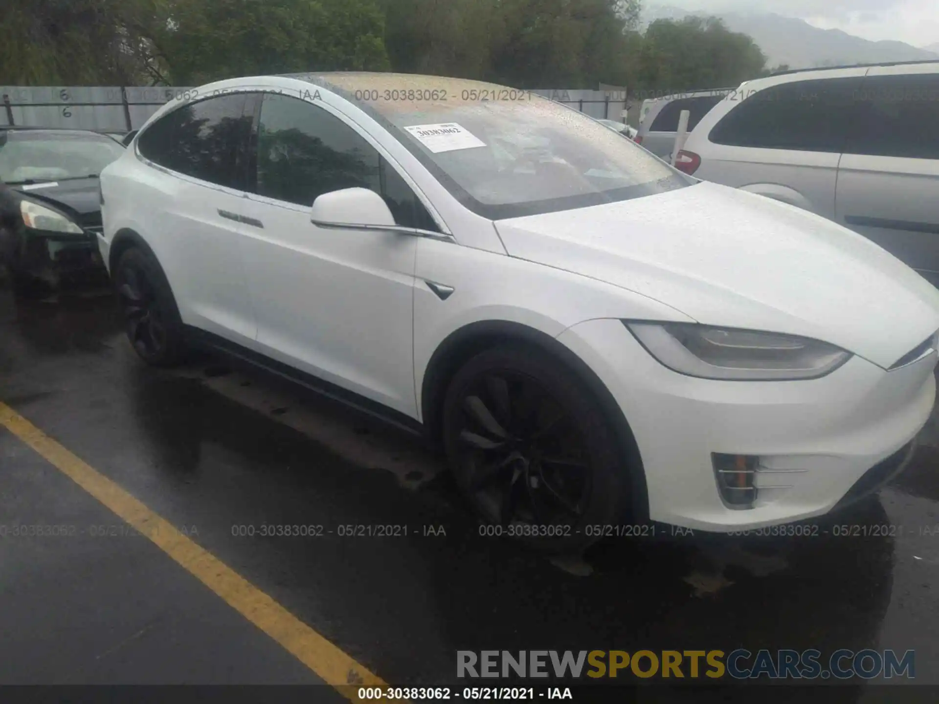 1 Photograph of a damaged car 5YJXCBE26LF284767 TESLA MODEL X 2020