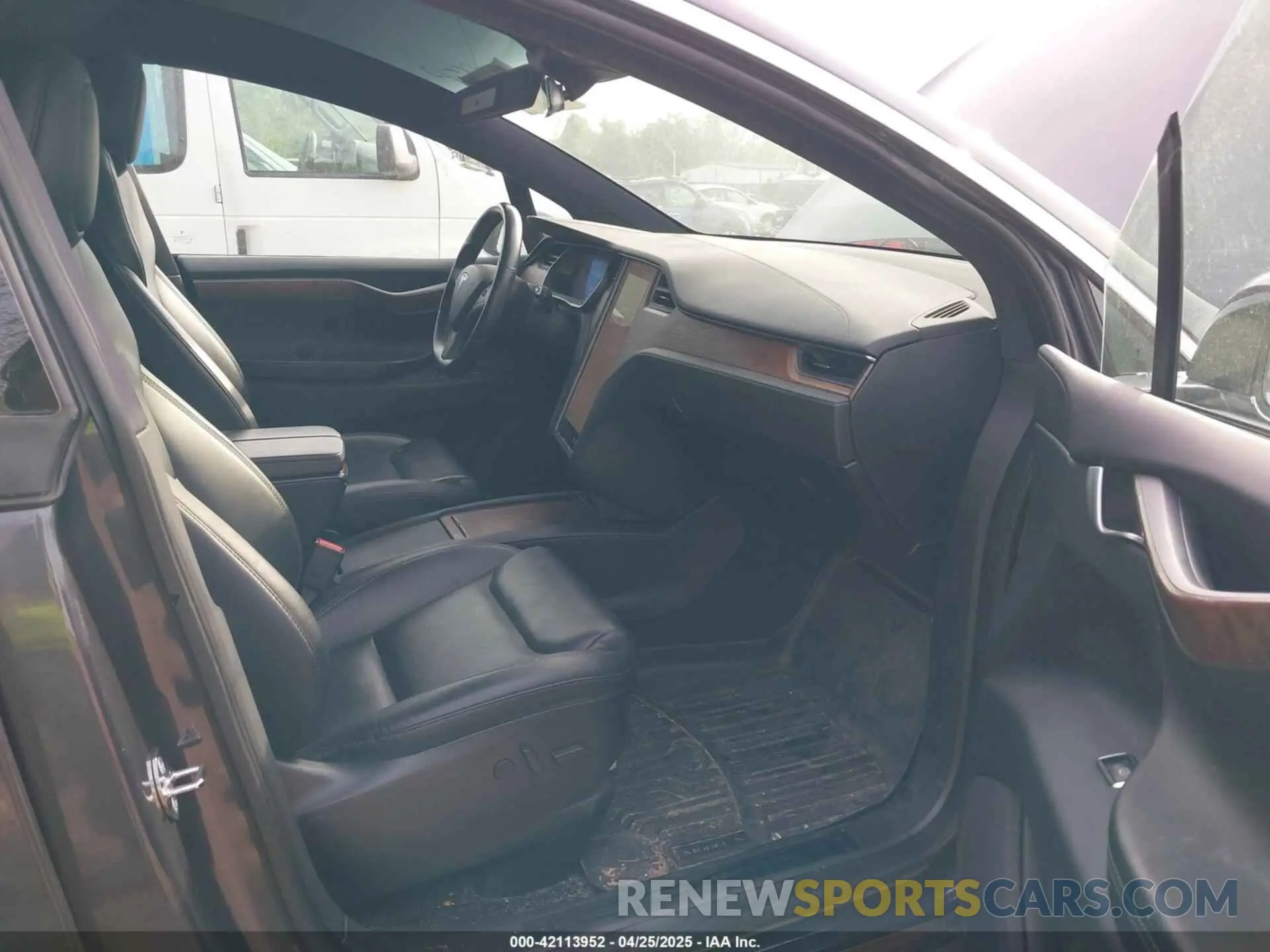 5 Photograph of a damaged car 5YJXCBE26LF300370 TESLA MODEL X 2020