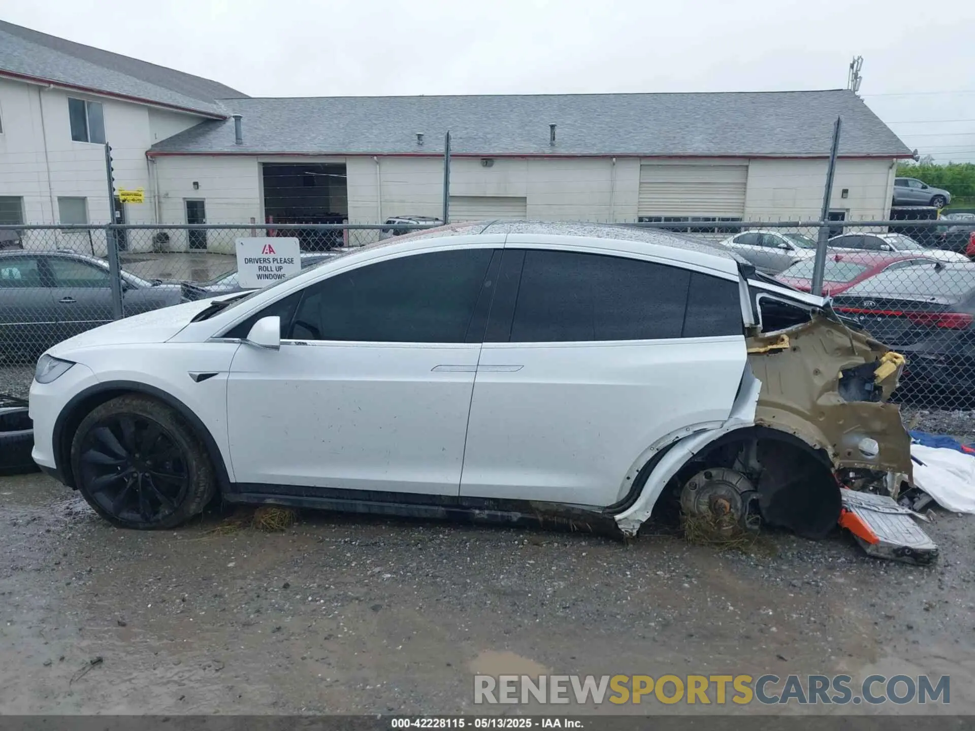 14 Photograph of a damaged car 5YJXCBE26LF301504 TESLA MODEL X 2020