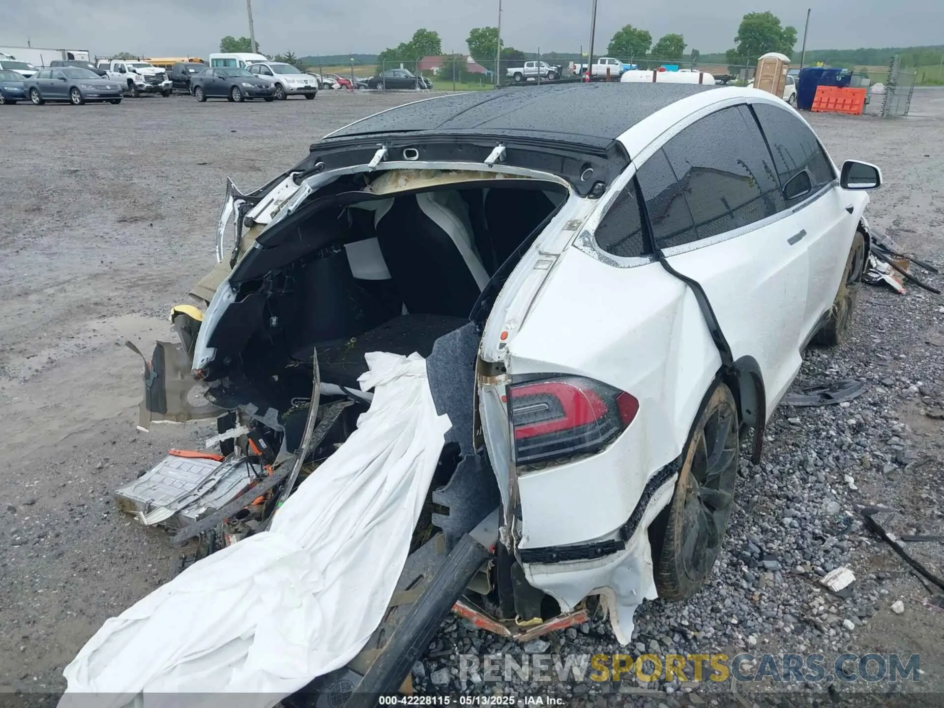 4 Photograph of a damaged car 5YJXCBE26LF301504 TESLA MODEL X 2020