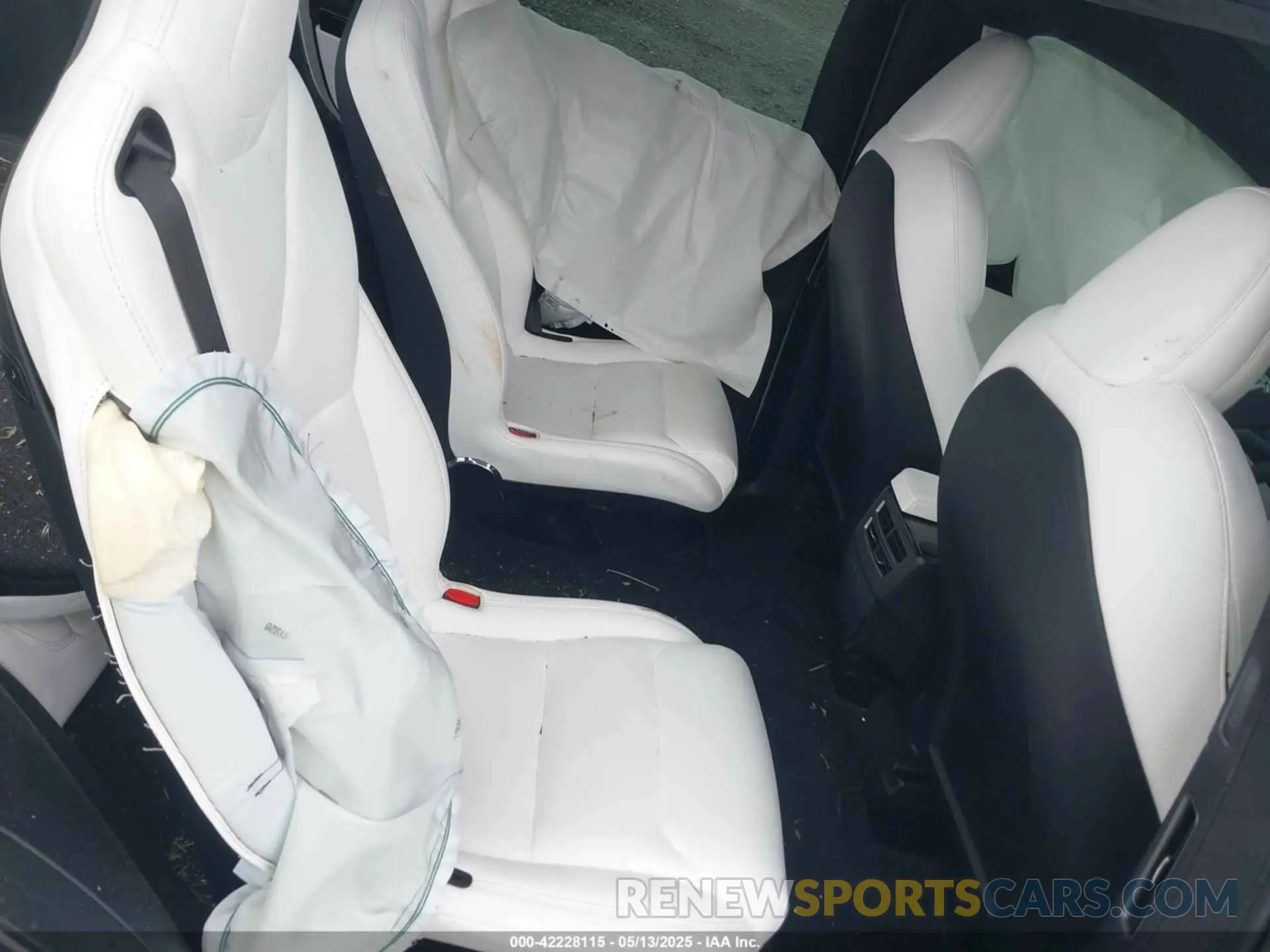 8 Photograph of a damaged car 5YJXCBE26LF301504 TESLA MODEL X 2020