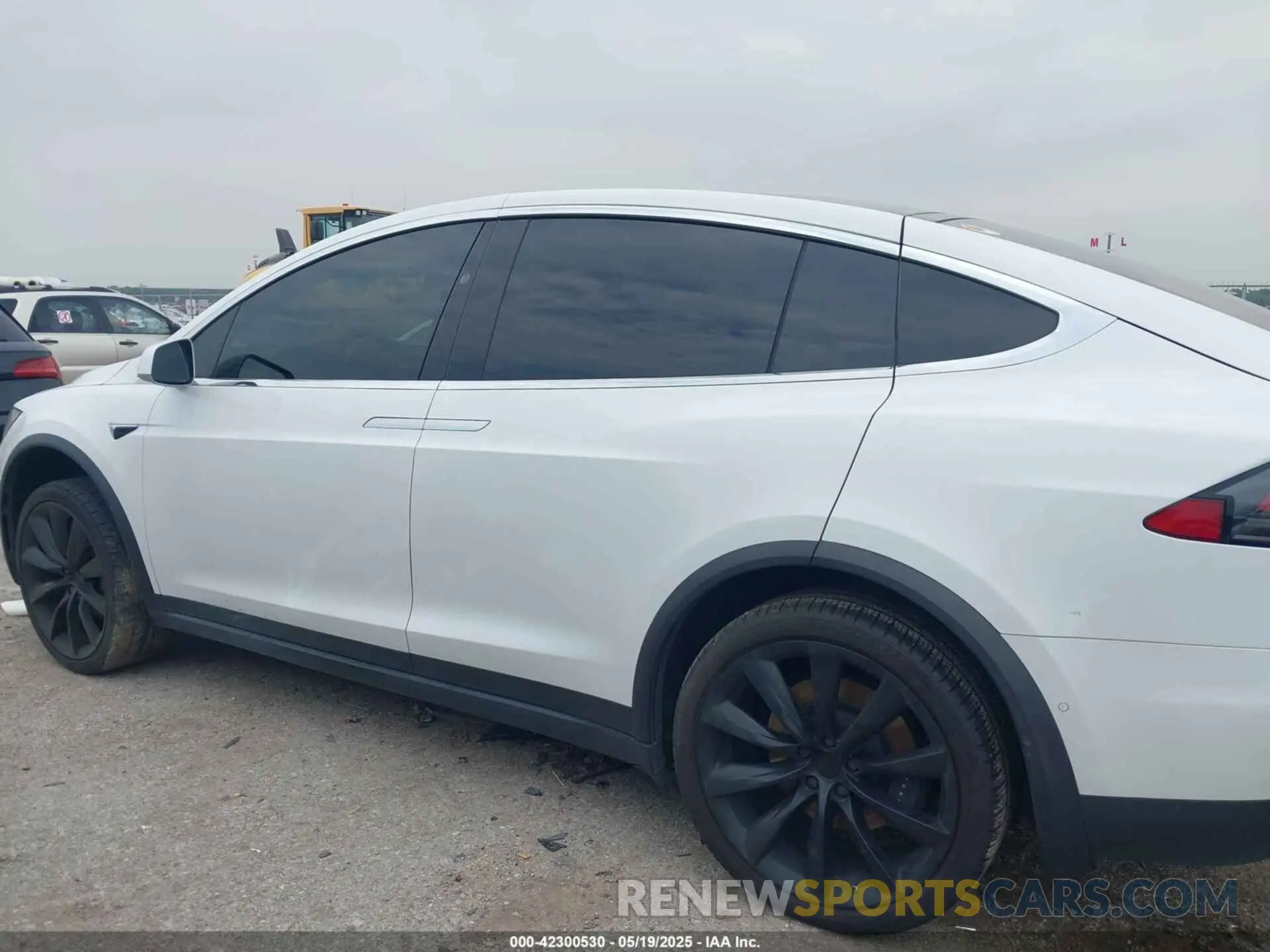 13 Photograph of a damaged car 5YJXCBE26LF304404 TESLA MODEL X 2020