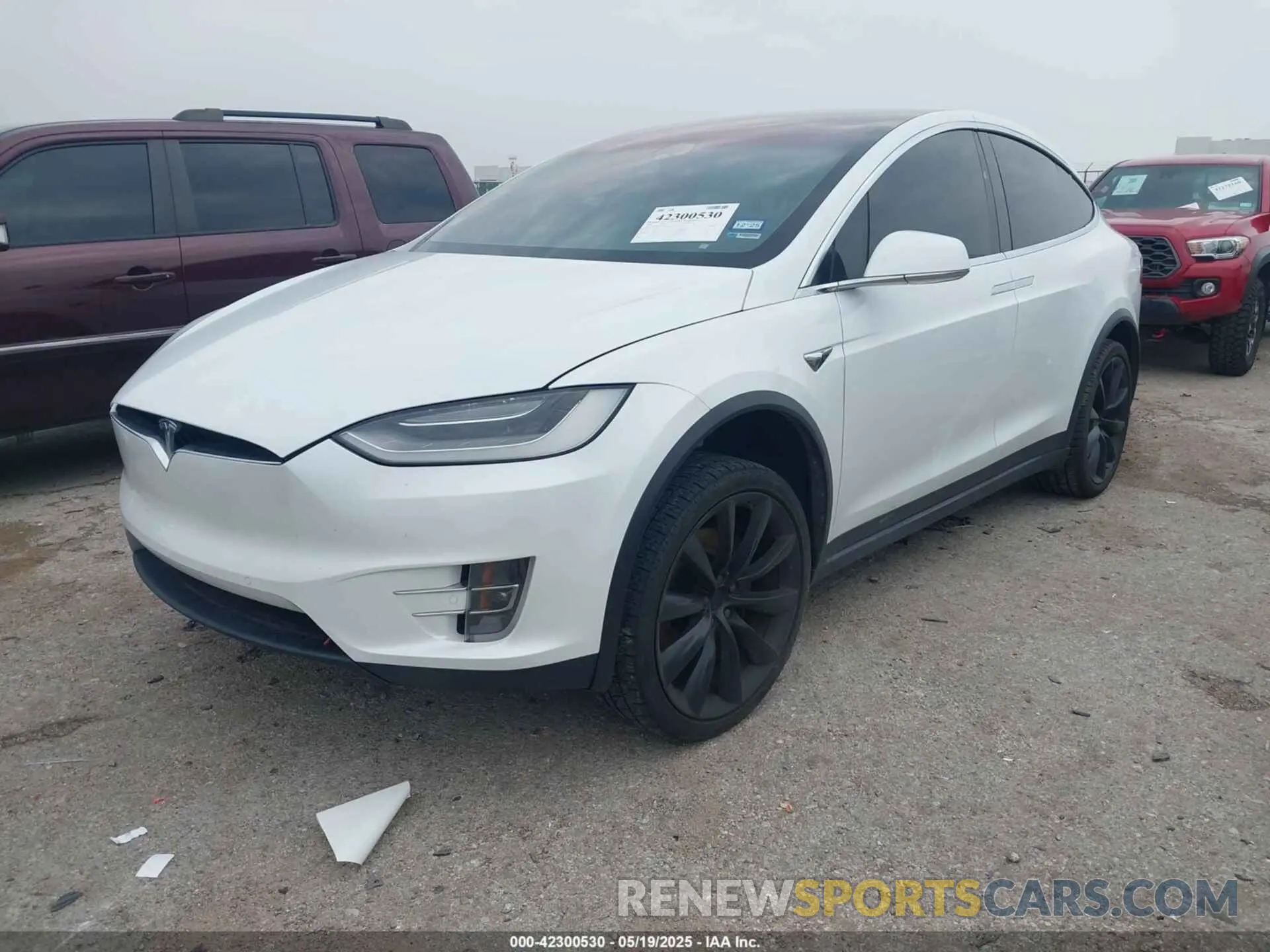 2 Photograph of a damaged car 5YJXCBE26LF304404 TESLA MODEL X 2020