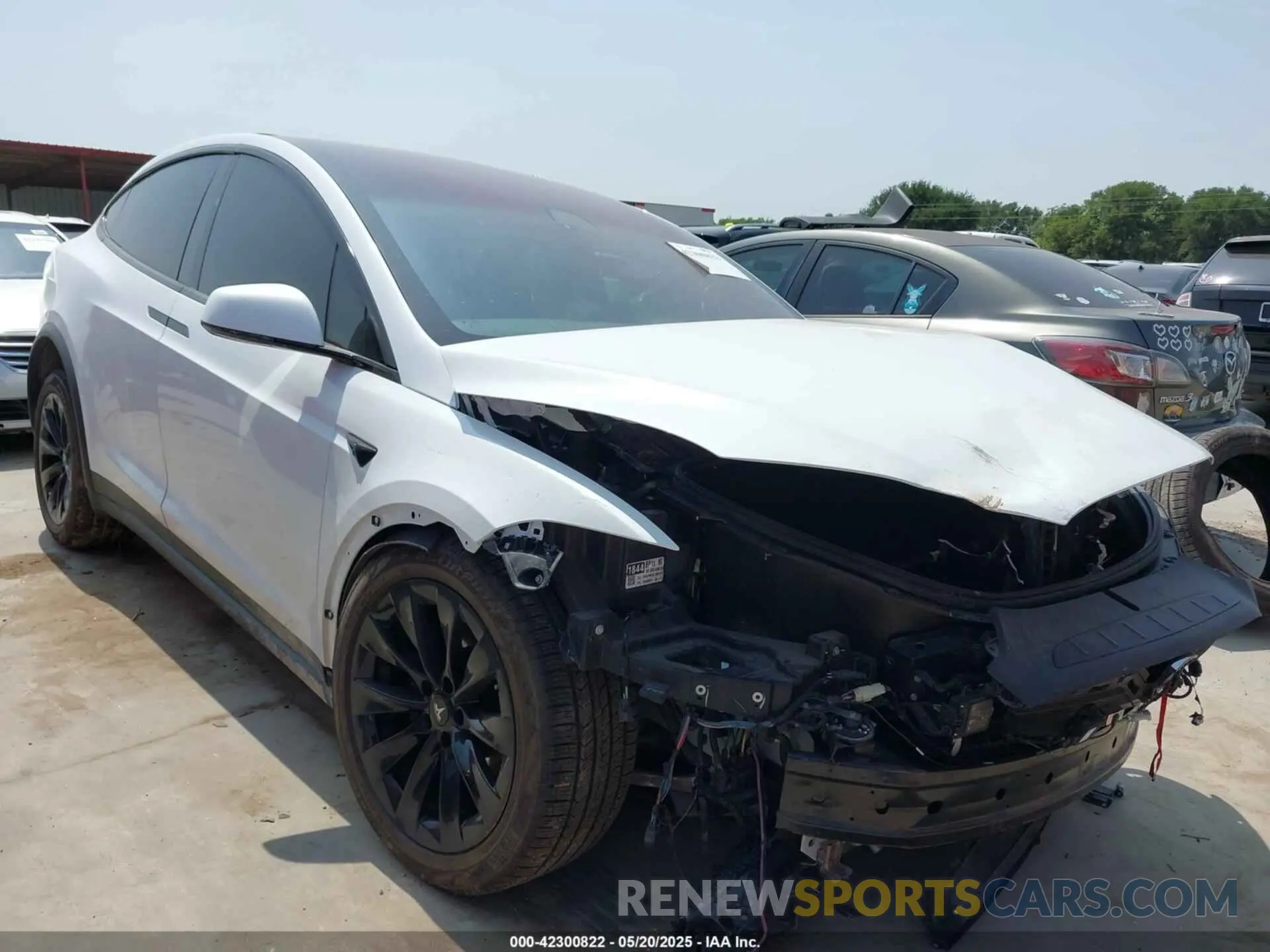 1 Photograph of a damaged car 5YJXCBE29LF302727 TESLA MODEL X 2020