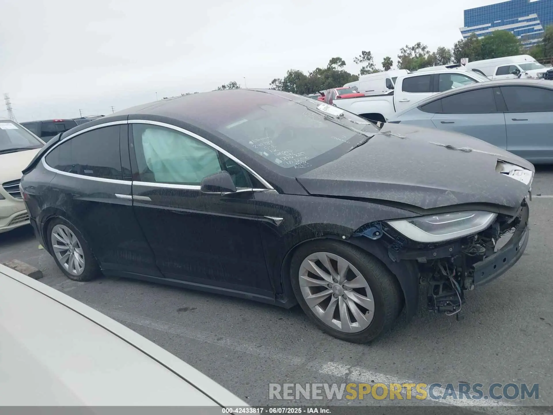 12 Photograph of a damaged car 5YJXCBE2XLF244787 TESLA MODEL X 2020
