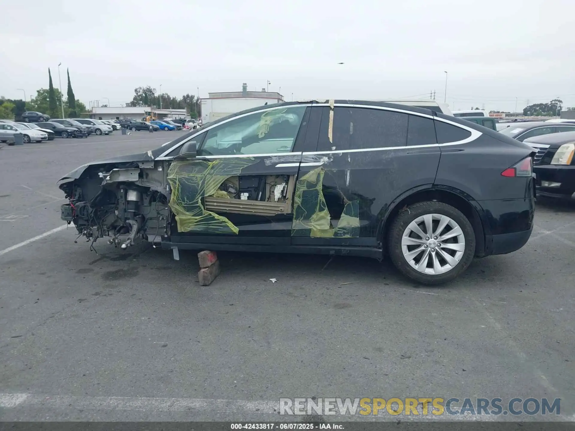 13 Photograph of a damaged car 5YJXCBE2XLF244787 TESLA MODEL X 2020