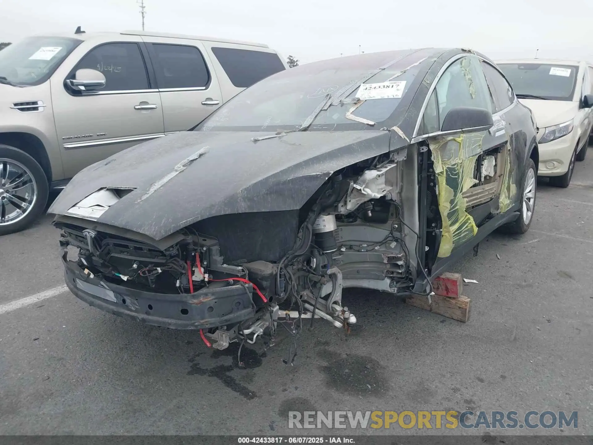 6 Photograph of a damaged car 5YJXCBE2XLF244787 TESLA MODEL X 2020