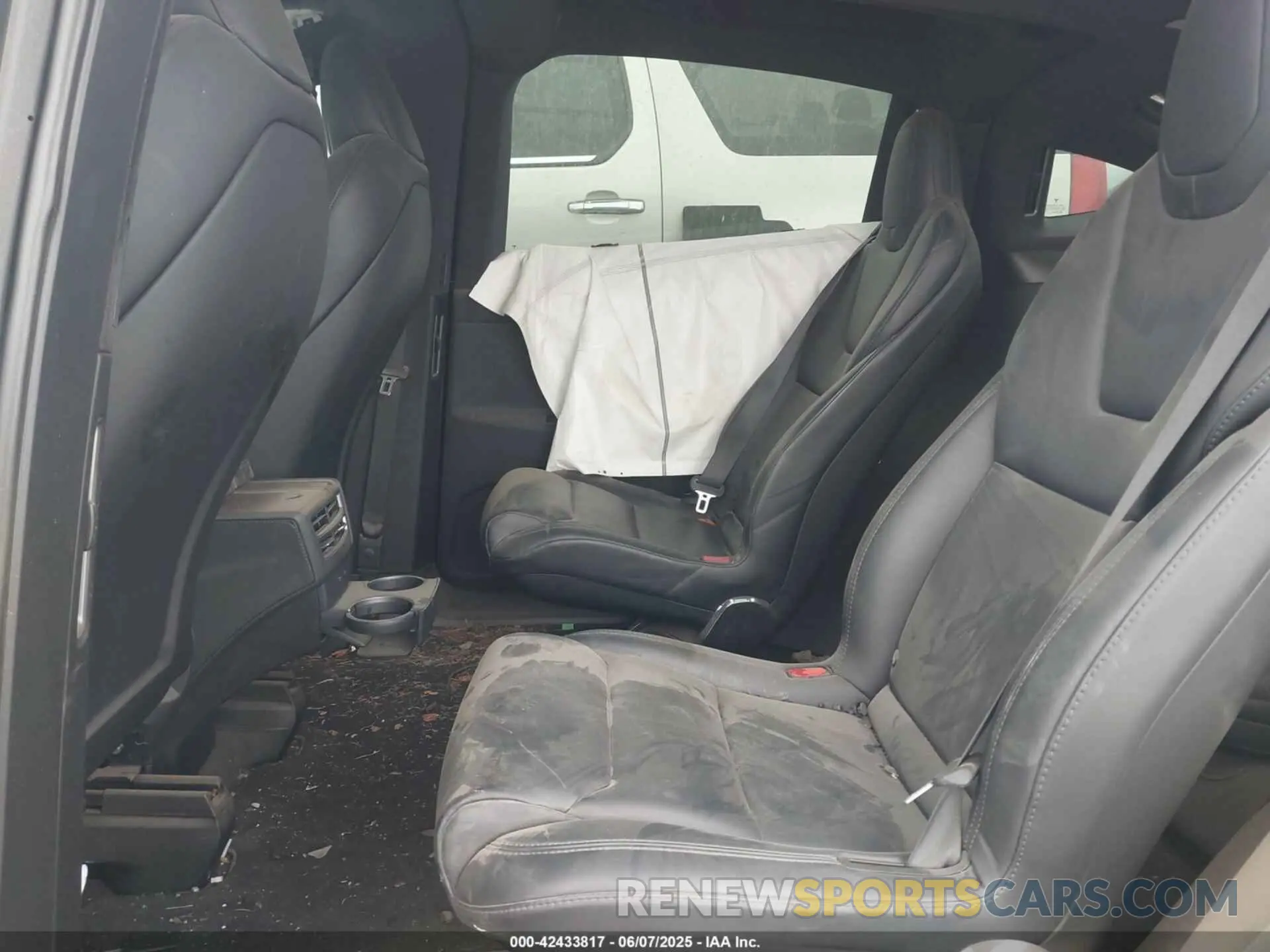 8 Photograph of a damaged car 5YJXCBE2XLF244787 TESLA MODEL X 2020