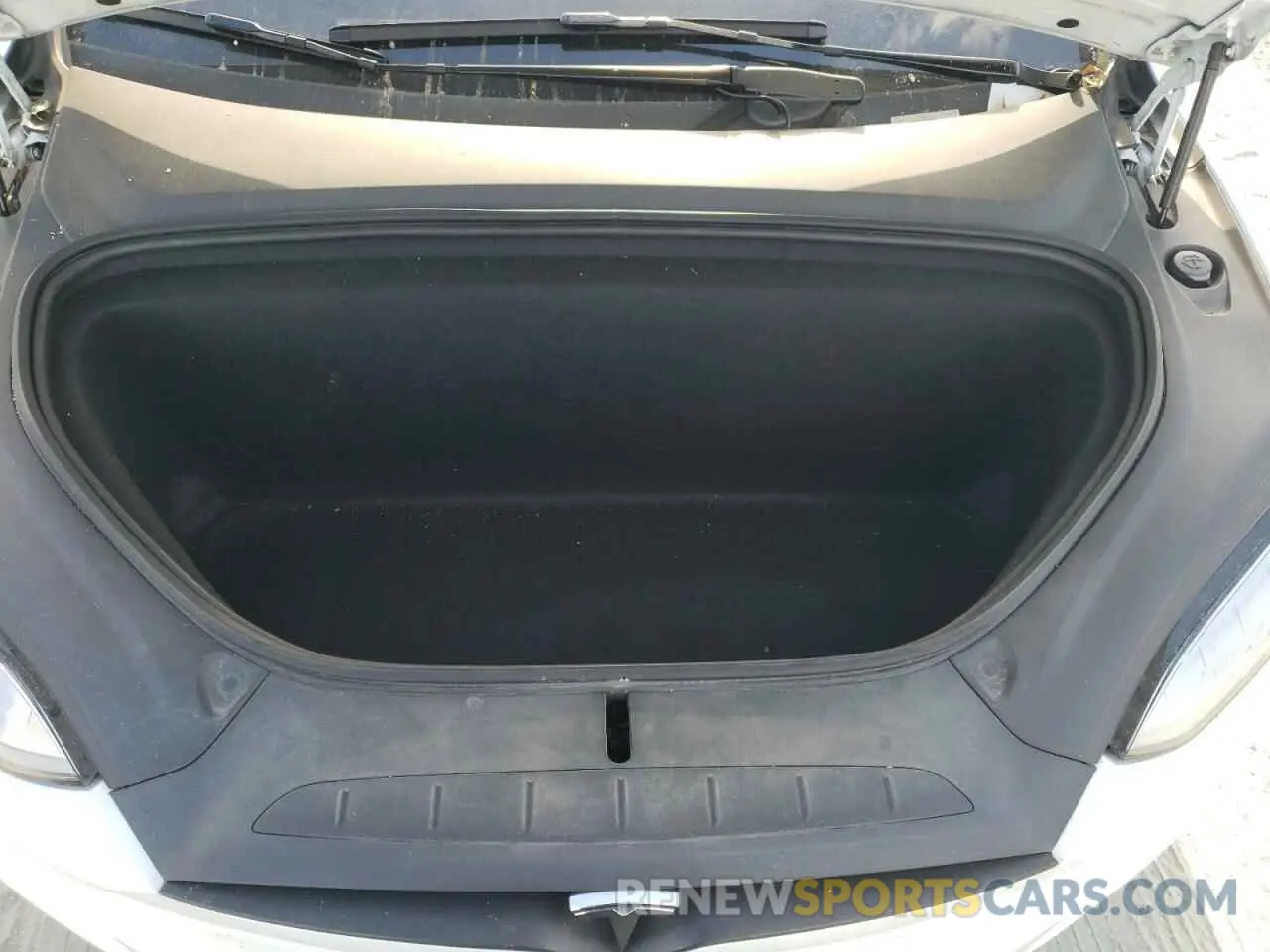 11 Photograph of a damaged car 5YJXCBE49LF243616 TESLA MODEL X 2020