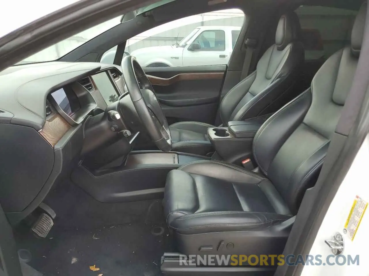 7 Photograph of a damaged car 5YJXCDE20LF303678 TESLA MODEL X 2020