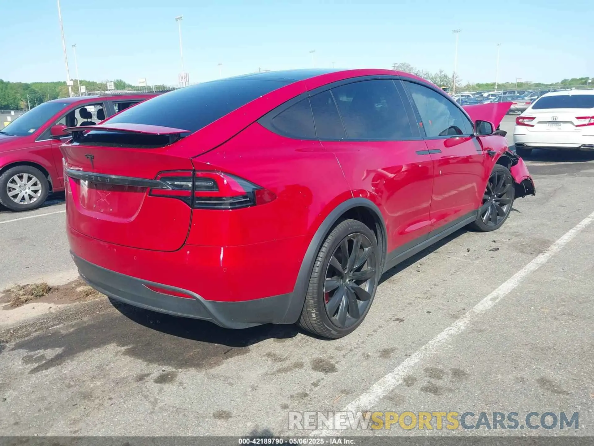 4 Photograph of a damaged car 5YJXCDE22LF266391 TESLA MODEL X 2020