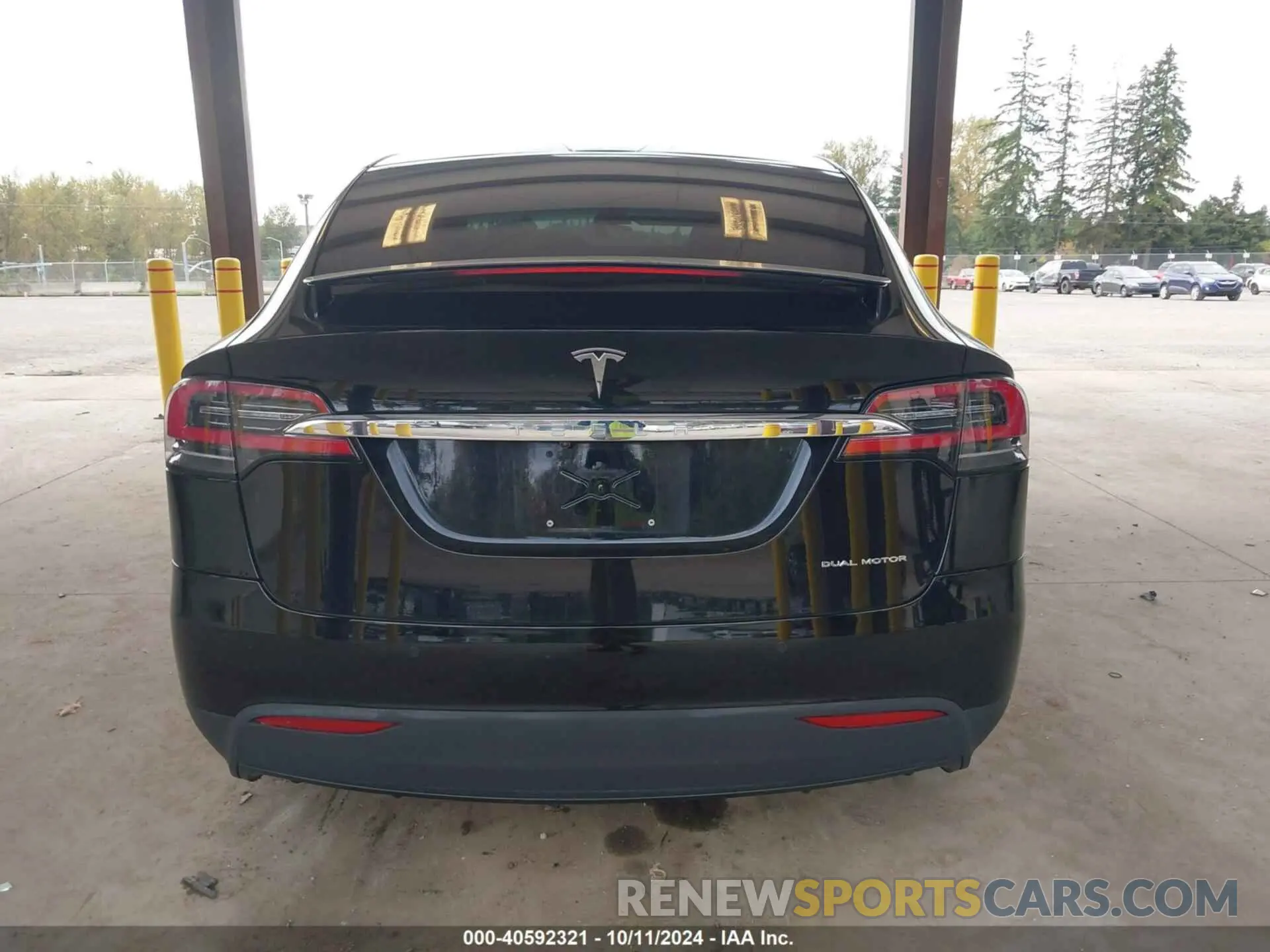 17 Photograph of a damaged car 5YJXCDE22LF270280 TESLA MODEL X 2020