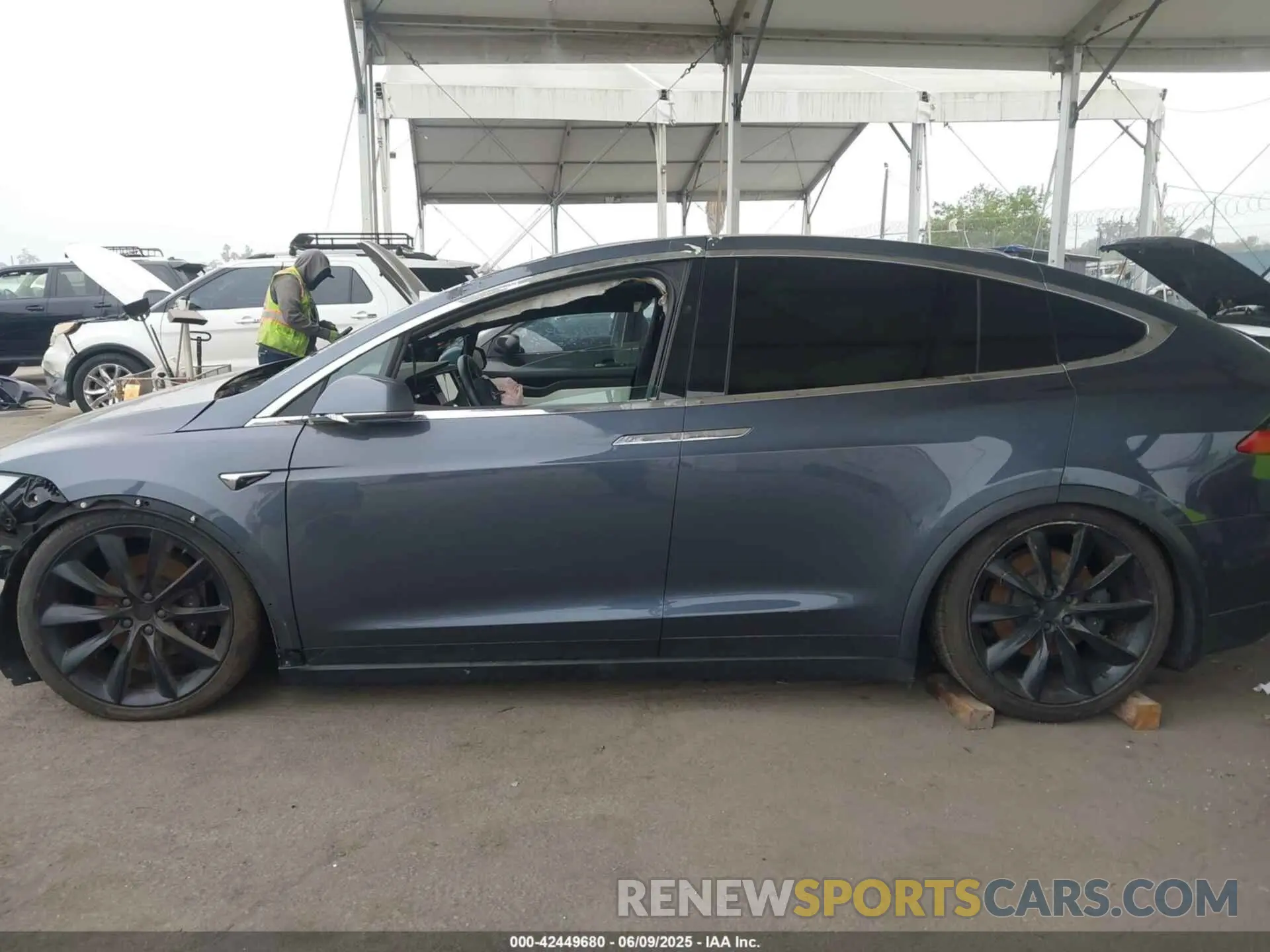 14 Photograph of a damaged car 5YJXCDE23LF270272 TESLA MODEL X 2020