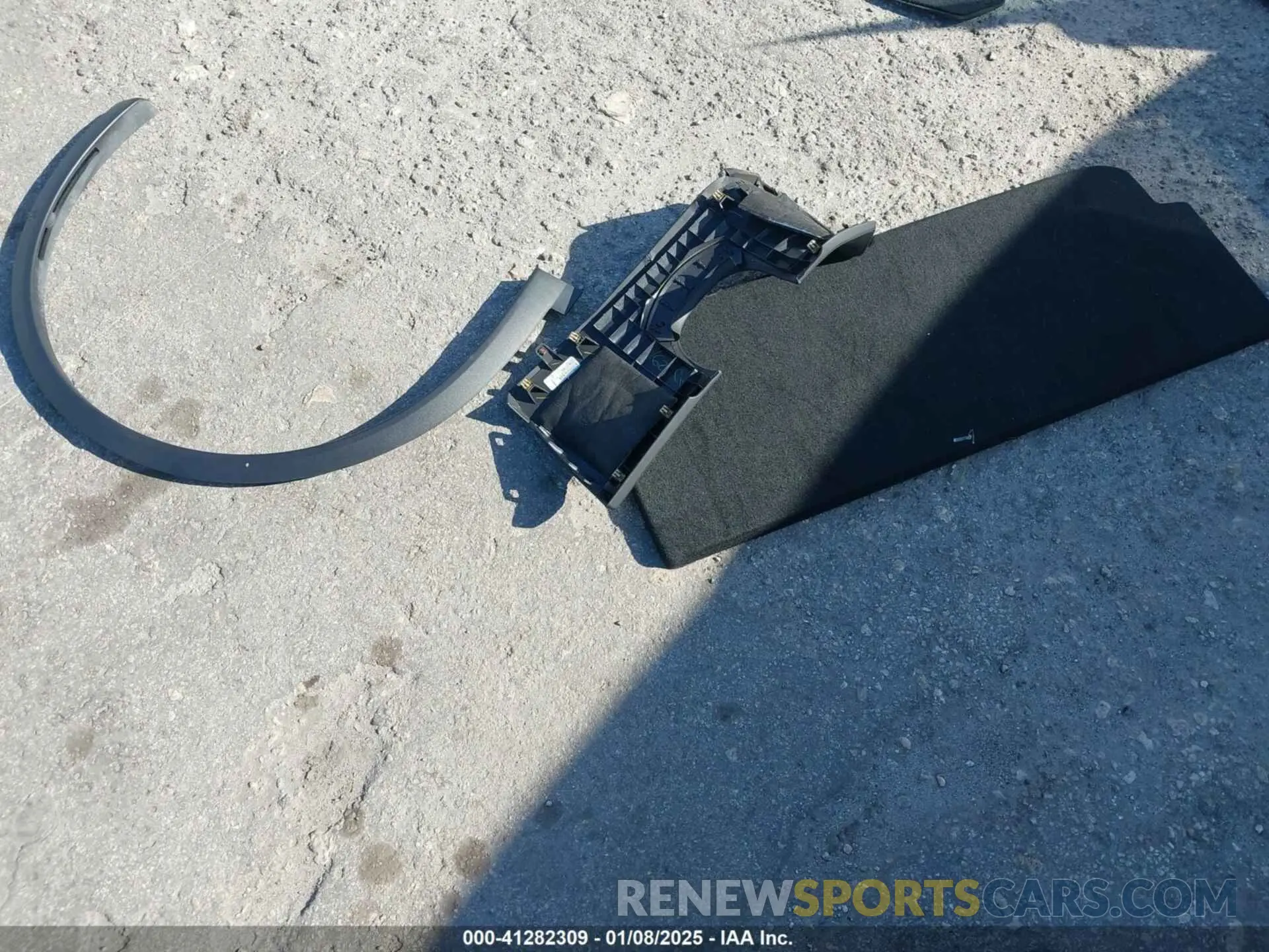 10 Photograph of a damaged car 5YJXCDE24LF233215 TESLA MODEL X 2020