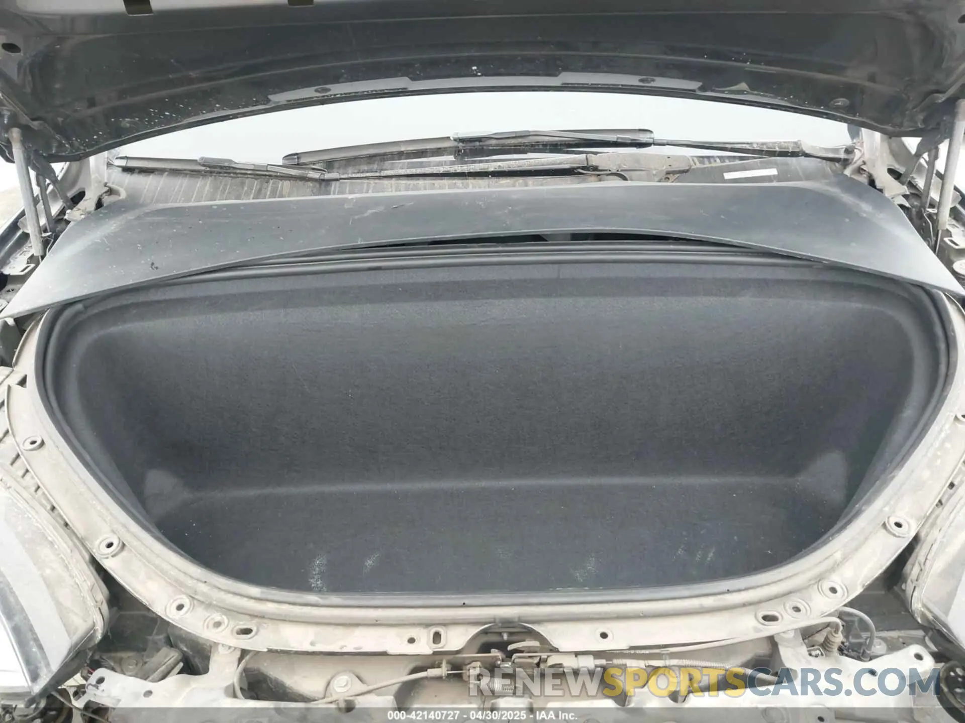 10 Photograph of a damaged car 5YJXCDE26LF233958 TESLA MODEL X 2020