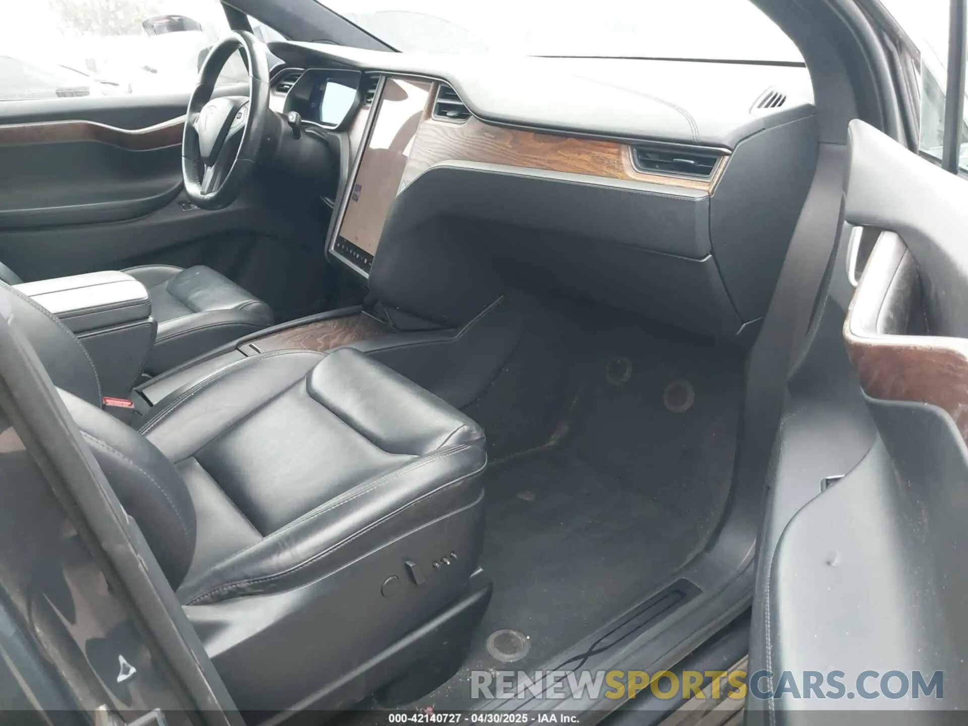 5 Photograph of a damaged car 5YJXCDE26LF233958 TESLA MODEL X 2020
