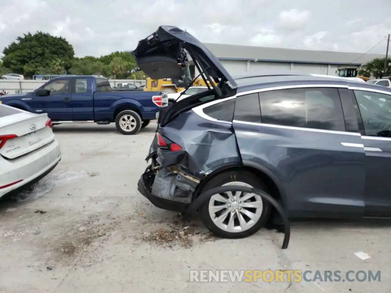 9 Photograph of a damaged car 5YJXCDE27LF248291 TESLA MODEL X 2020