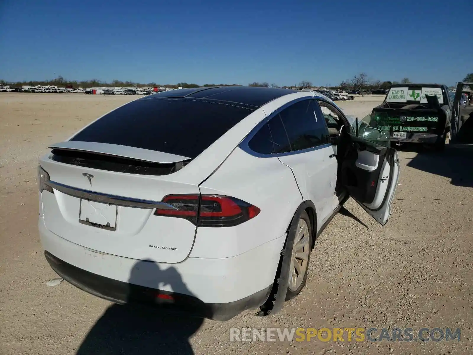 4 Photograph of a damaged car 5YJXCDE27LF303256 TESLA MODEL X 2020