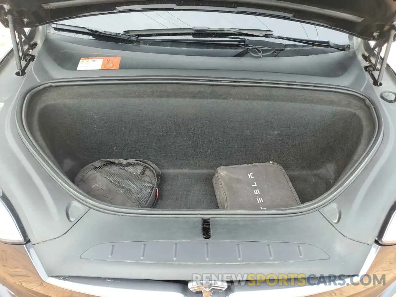11 Photograph of a damaged car 5YJXCDE27LF305816 TESLA MODEL X 2020