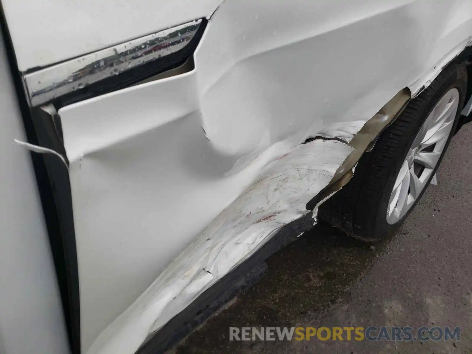 9 Photograph of a damaged car 5YJXCDE2XLF229136 TESLA MODEL X 2020