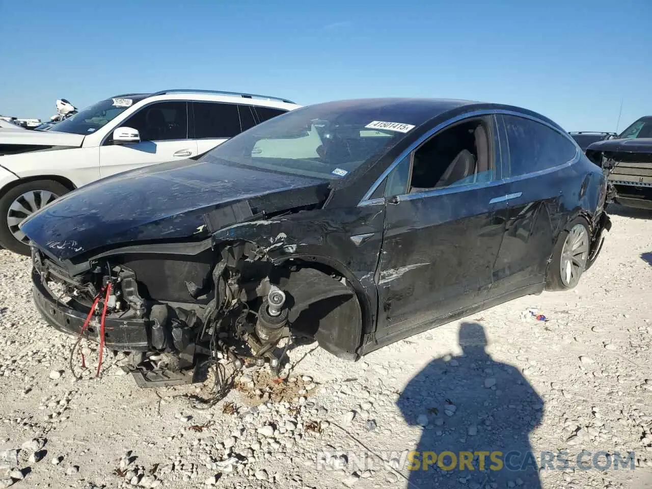 1 Photograph of a damaged car 5YJXCDE2XLF238113 TESLA MODEL X 2020