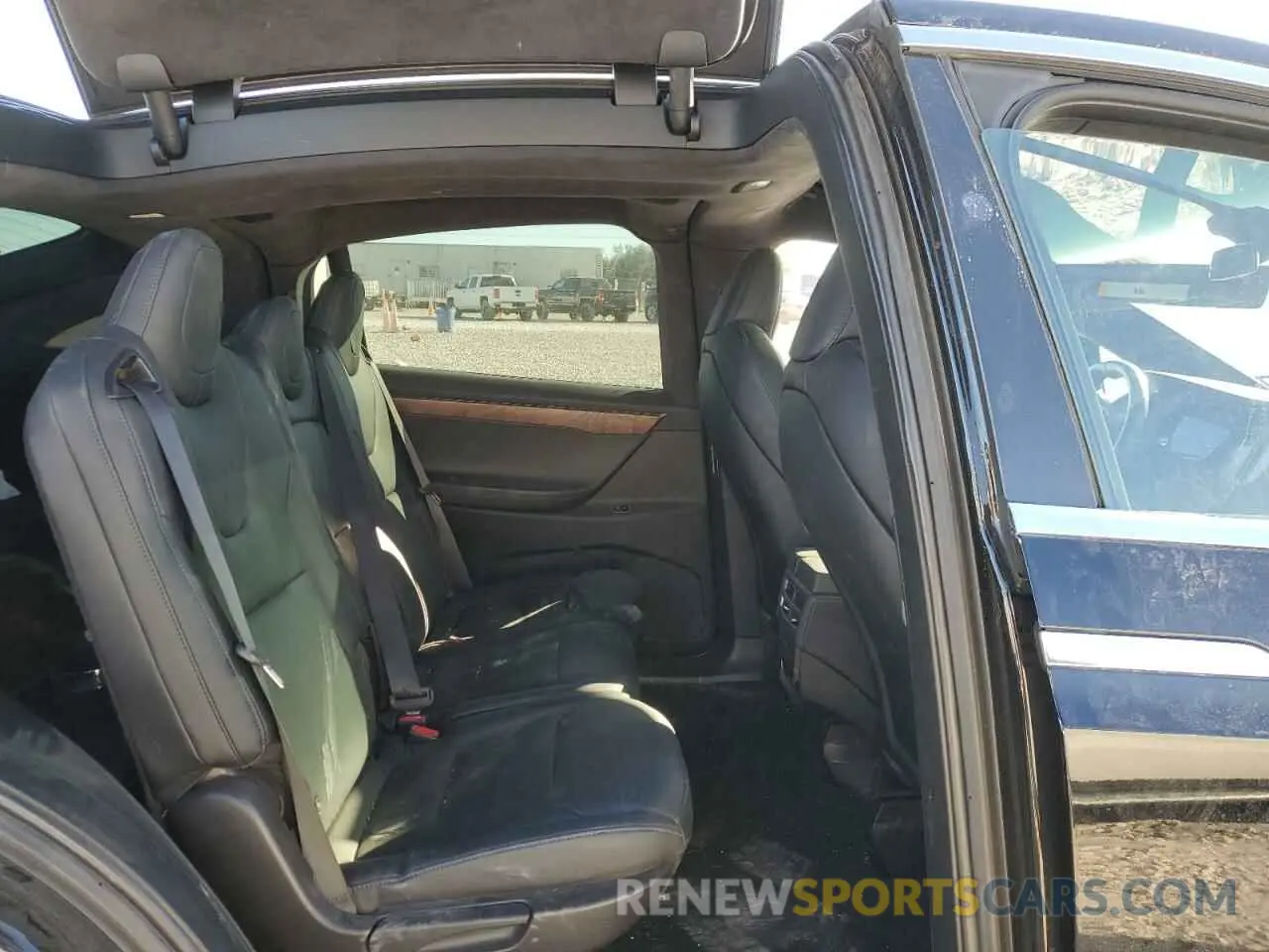10 Photograph of a damaged car 5YJXCDE2XLF238113 TESLA MODEL X 2020