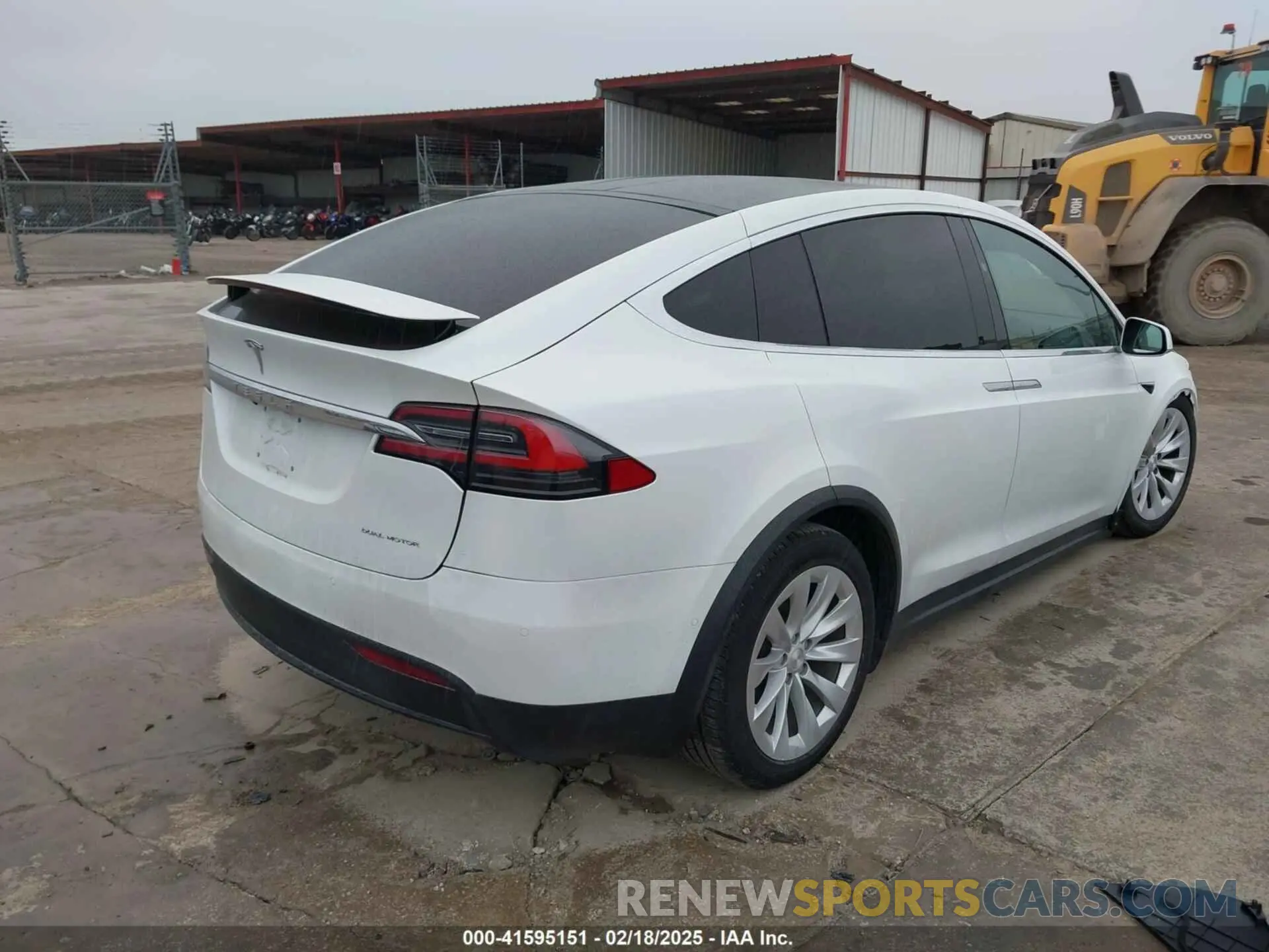 4 Photograph of a damaged car 5YJXCDE2XLF284847 TESLA MODEL X 2020